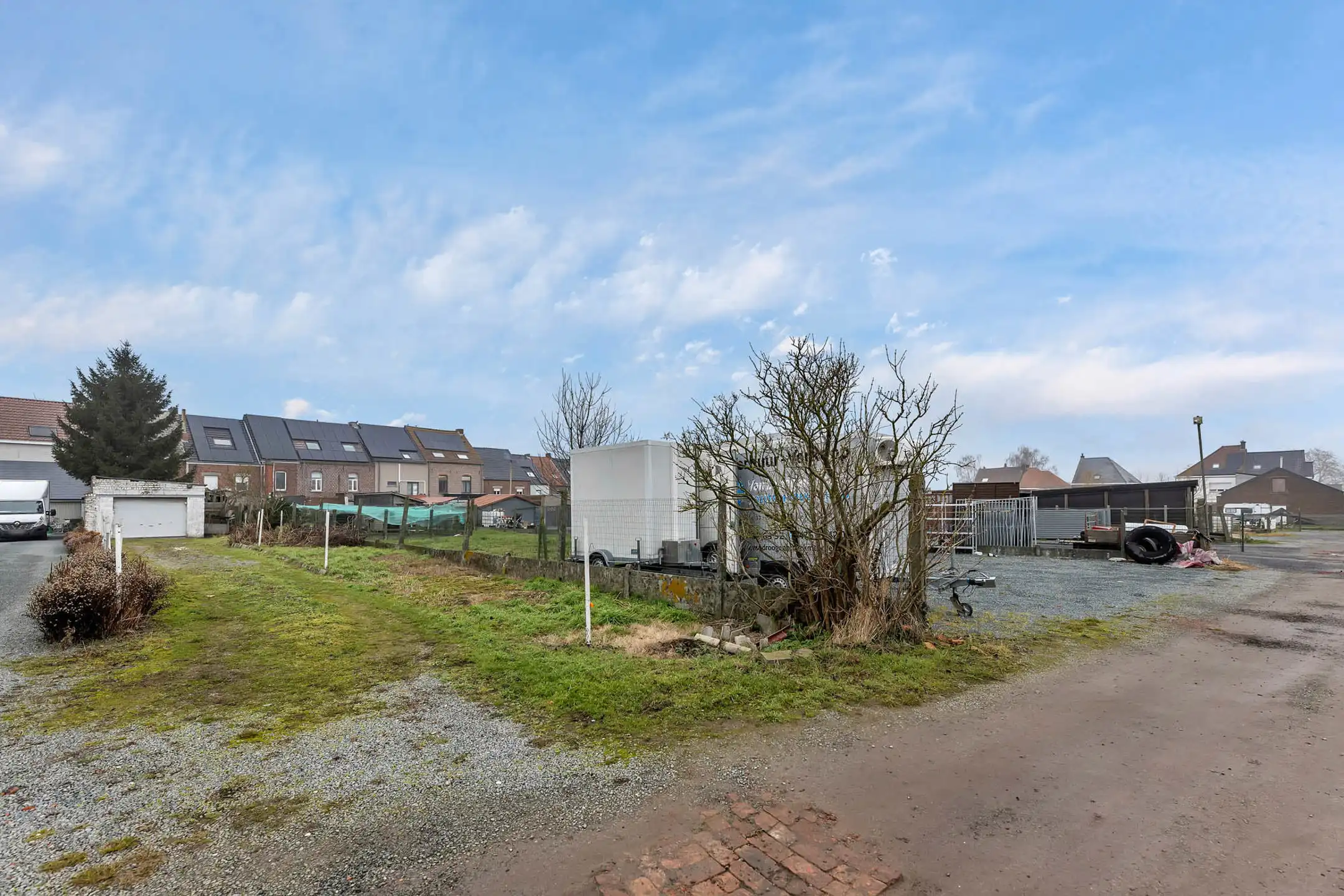 Charmante rijwoning met tuin en garage foto 2