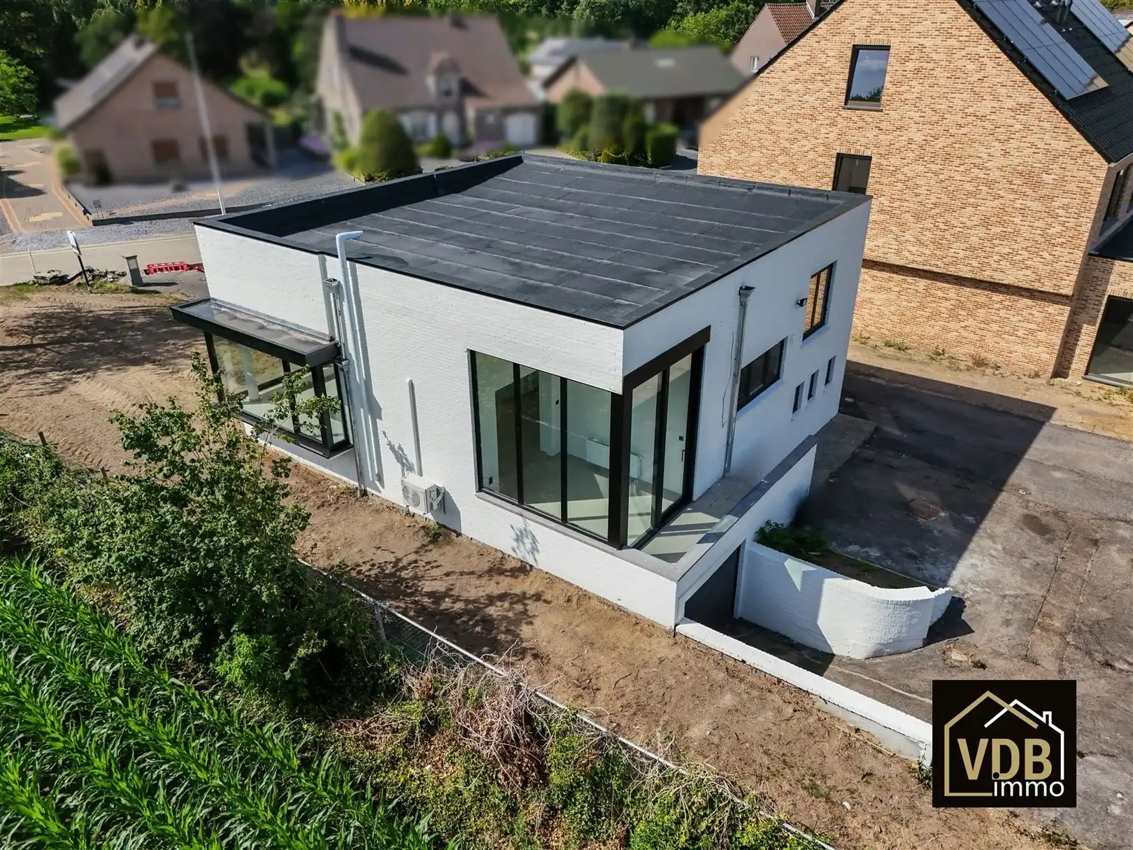 Een knus gerenoveerde woning met 3 slaapkamers en tuin foto 2