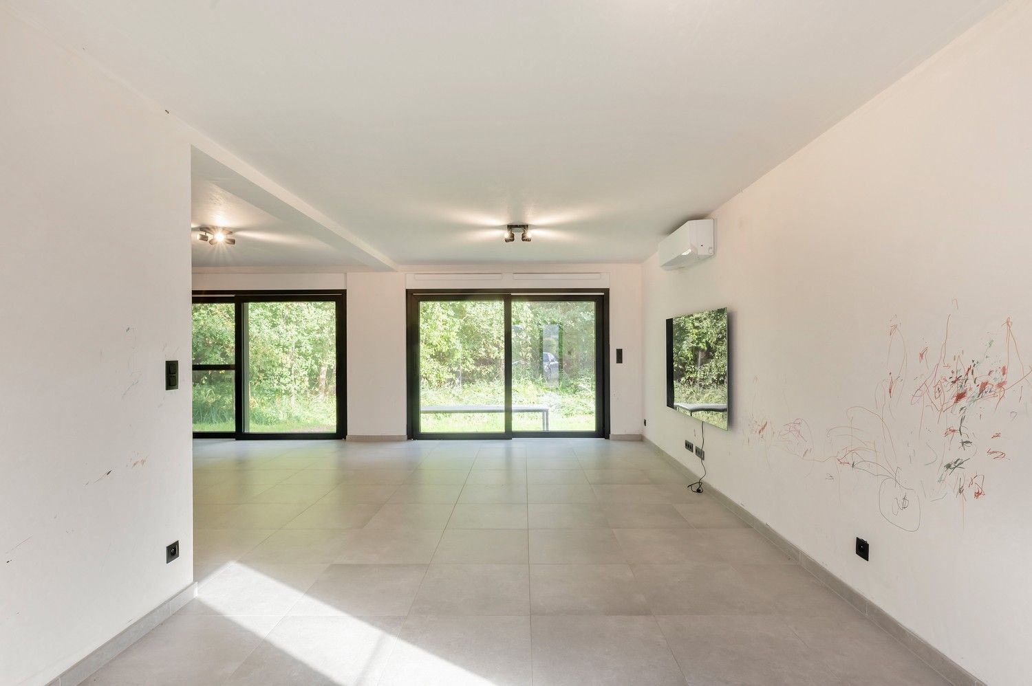 Nieuwe, energiezuinige open bebouwing in doodlopende straat. foto 21