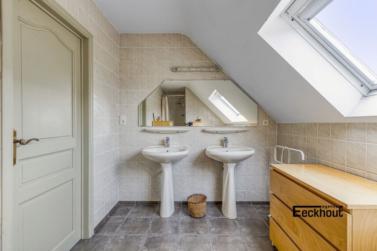 Rustig en residentieel gelegen instapklare villa met zonnige tuin. foto 8