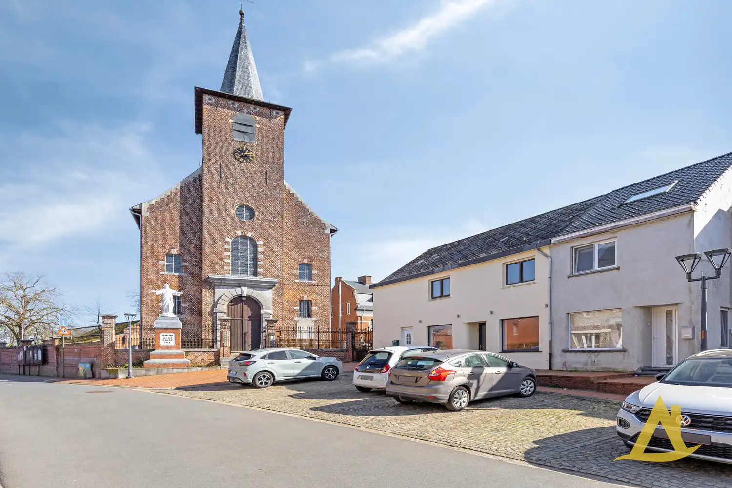 WONING MET ZEER VEEL MOGELIJKHEDEN TE DIEST! foto 2