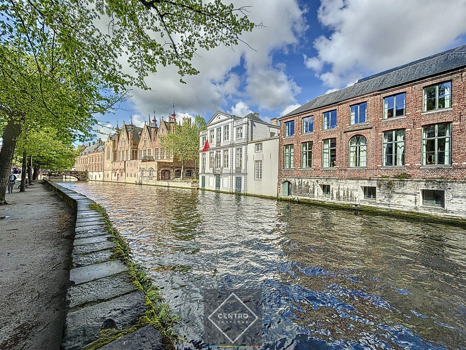 Exclusief aanbod: Authentieke HERENWONING (met kantoren en stadstuin) langs de Brugse reien in het historisch centrum van Brugge. Op 50m van de vismarkt en 150m van de Burg. foto 27