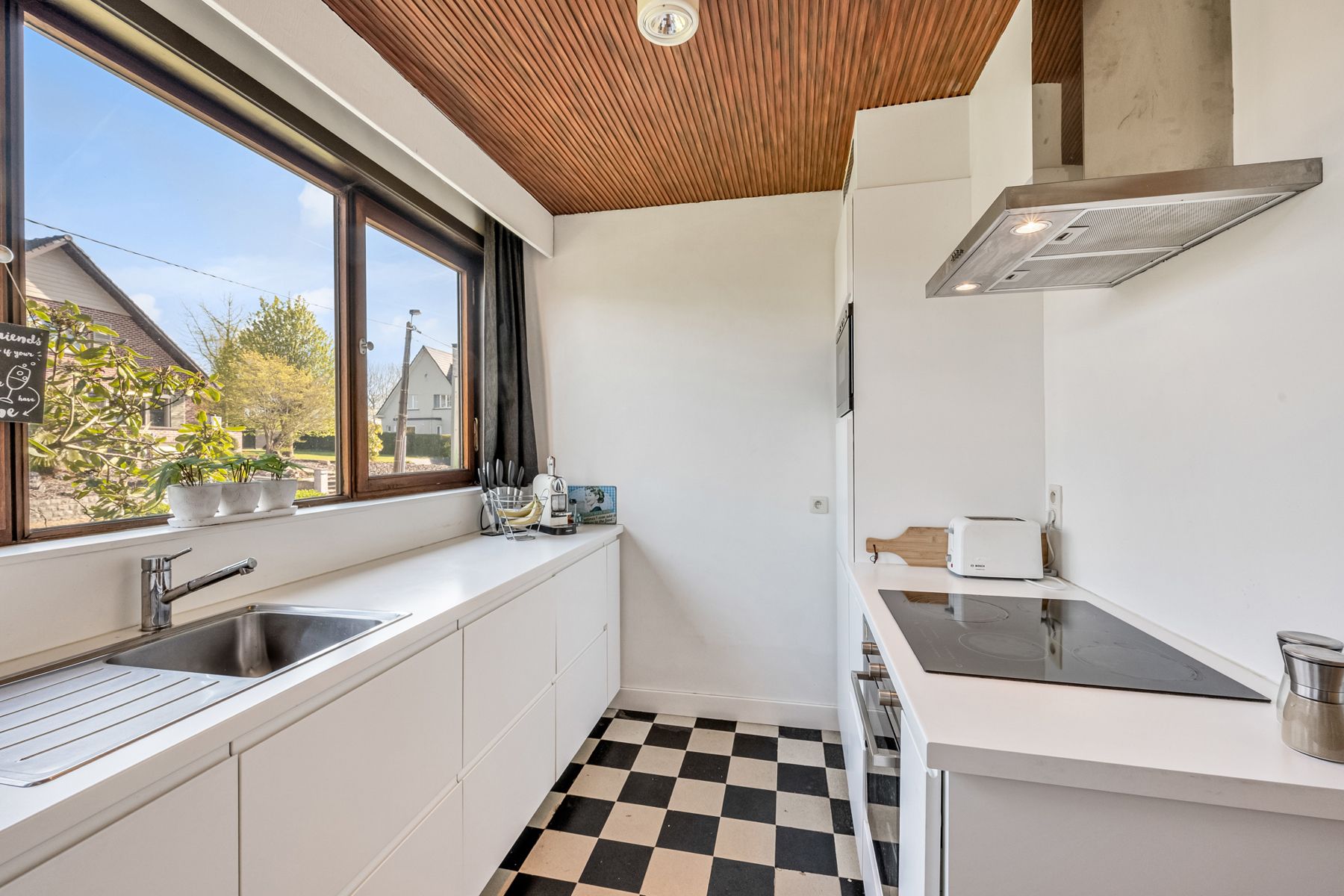 Charmante op te frissen gezinswoning met tuin en 4 SLPK foto 7