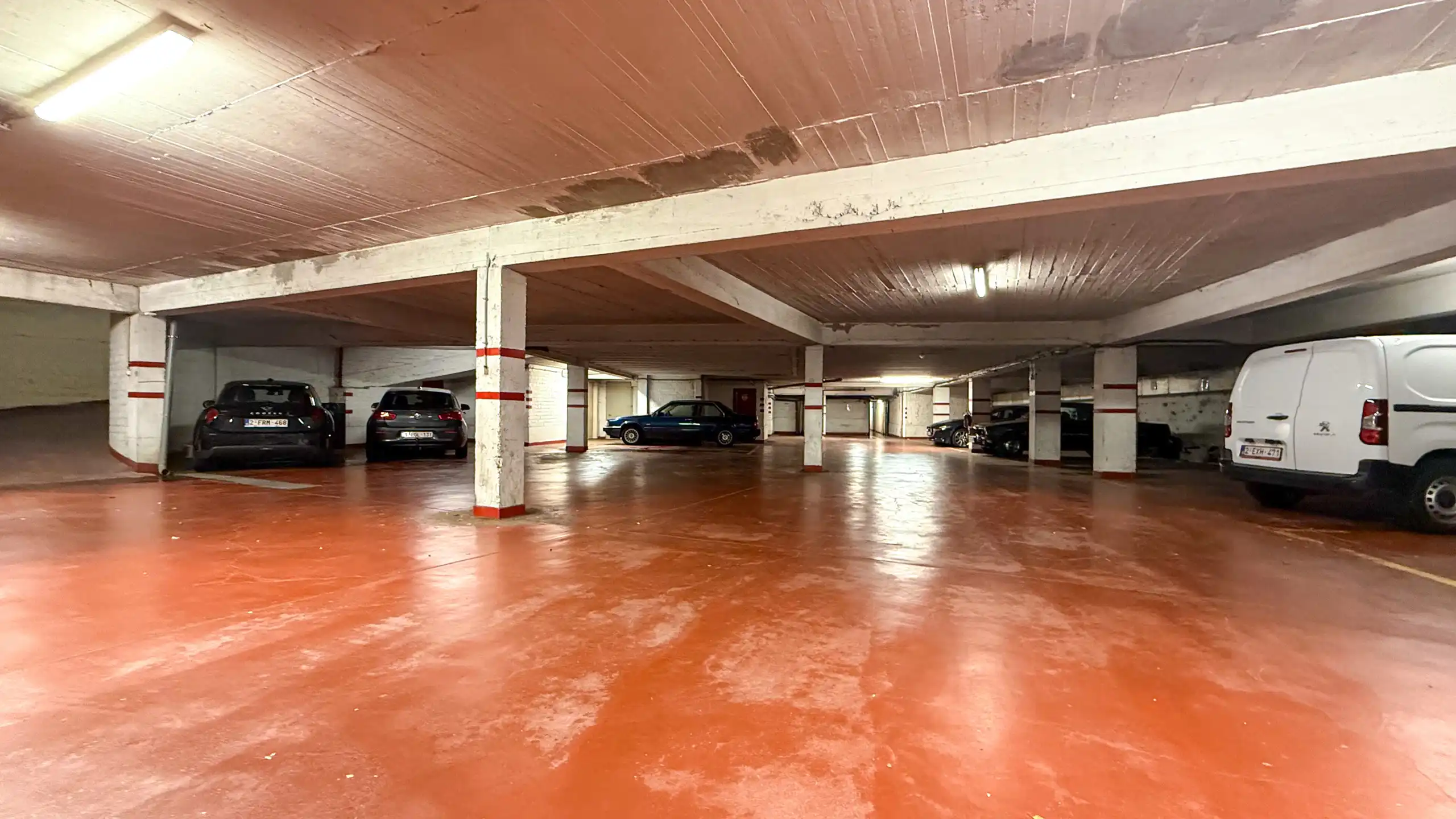 Residentieel modern appartement met ondergronde parking! foto 25