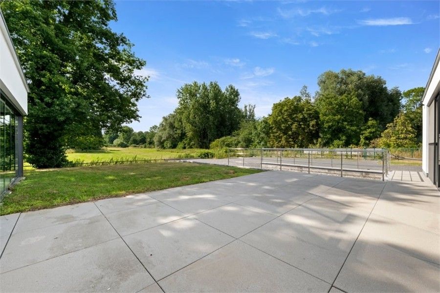 RUIME OPEN BEBOUWING MET KANTOOR EN ADEMBENEMEND ZICHT IN HASSELT foto 14