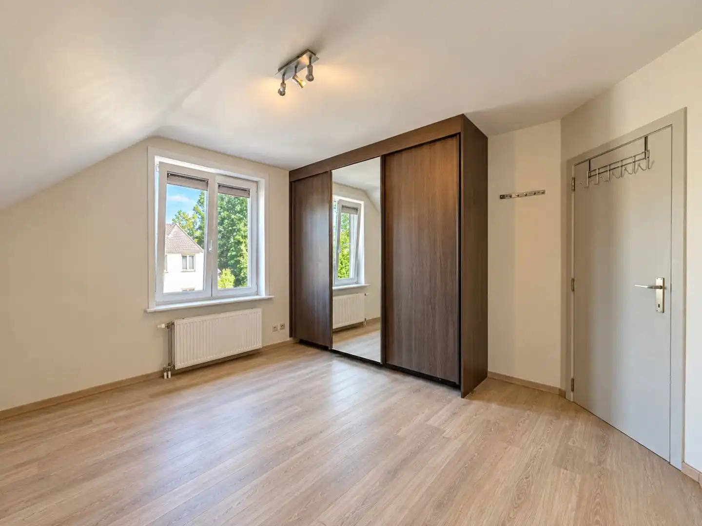 LIEVEGEM – Halfopen woning met 3 slaapkamers en rustige tuin foto 10