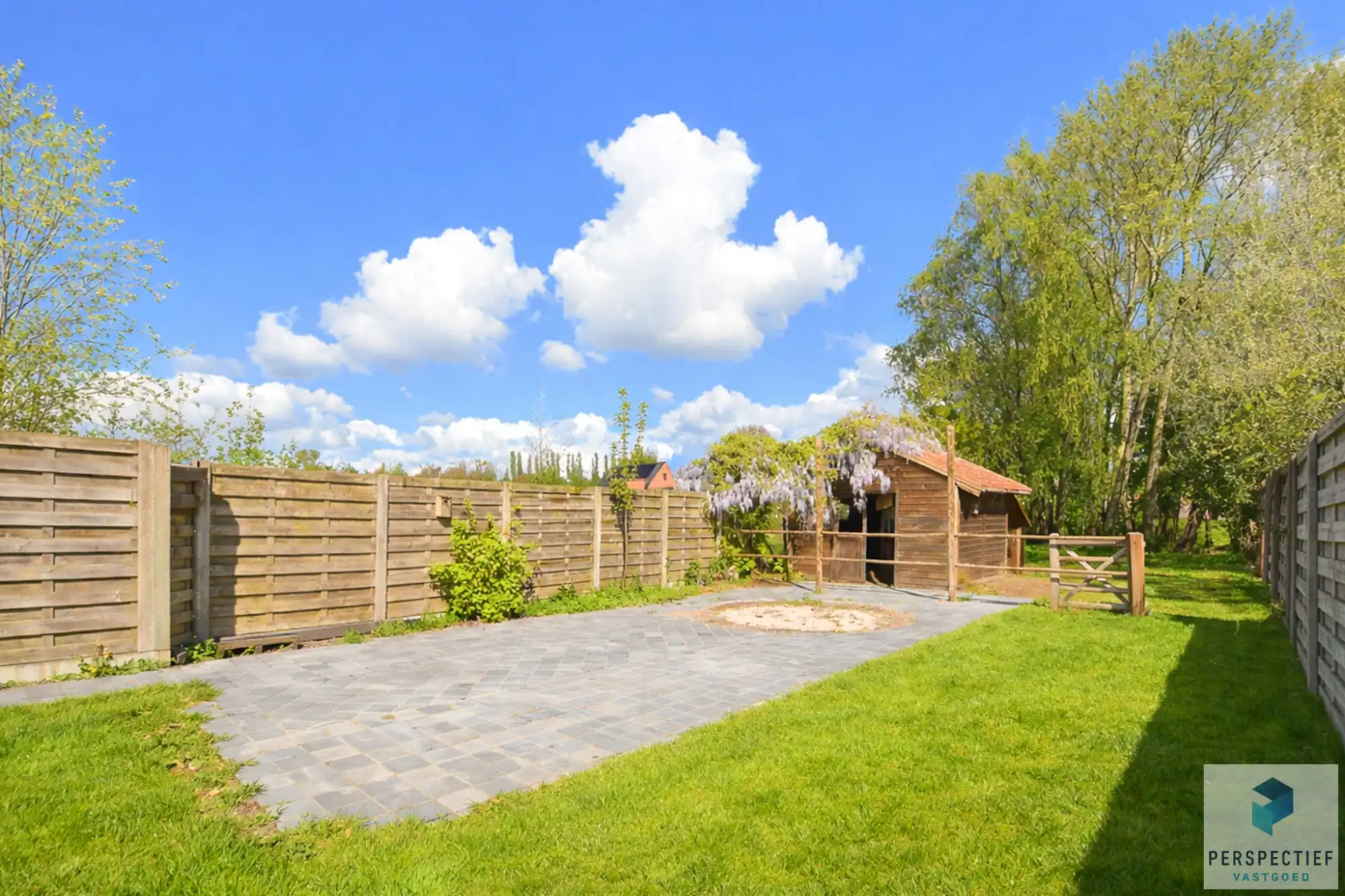 Ruime woning met tuin, kleine weide & bijgebouw gelegen in landelijke omgeving in Oedelem op  1 365 m² foto 8