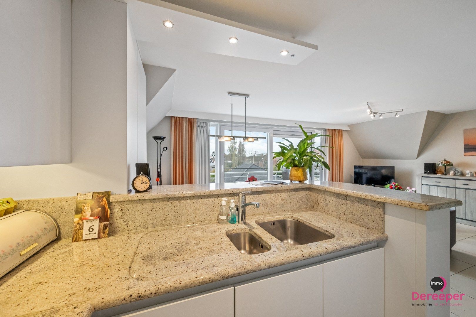 Charmante duplex met garage en autostaanplaats op wandelafstand van het strand  foto 4