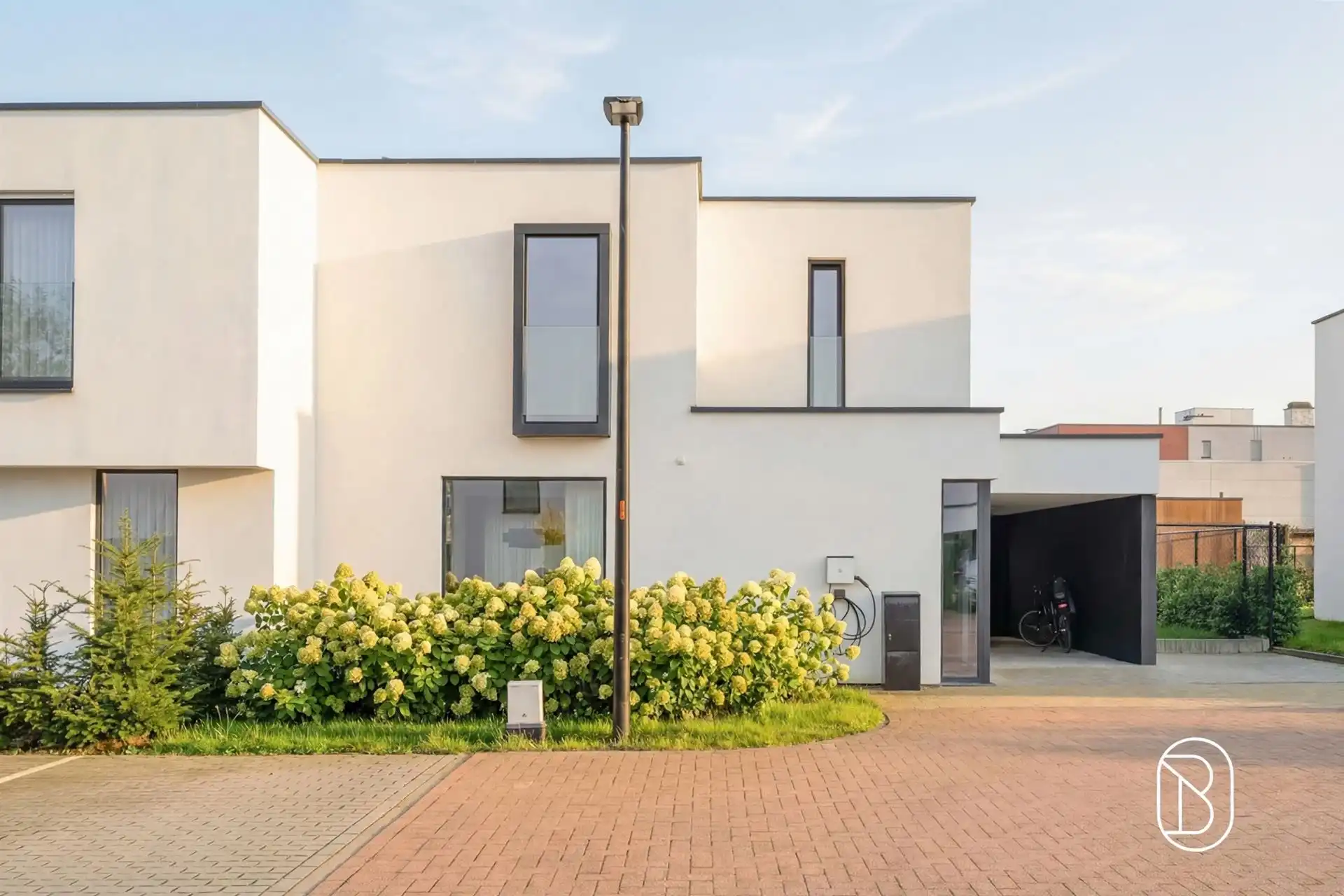 Prachtig ingerichte woning op topligging! foto 4