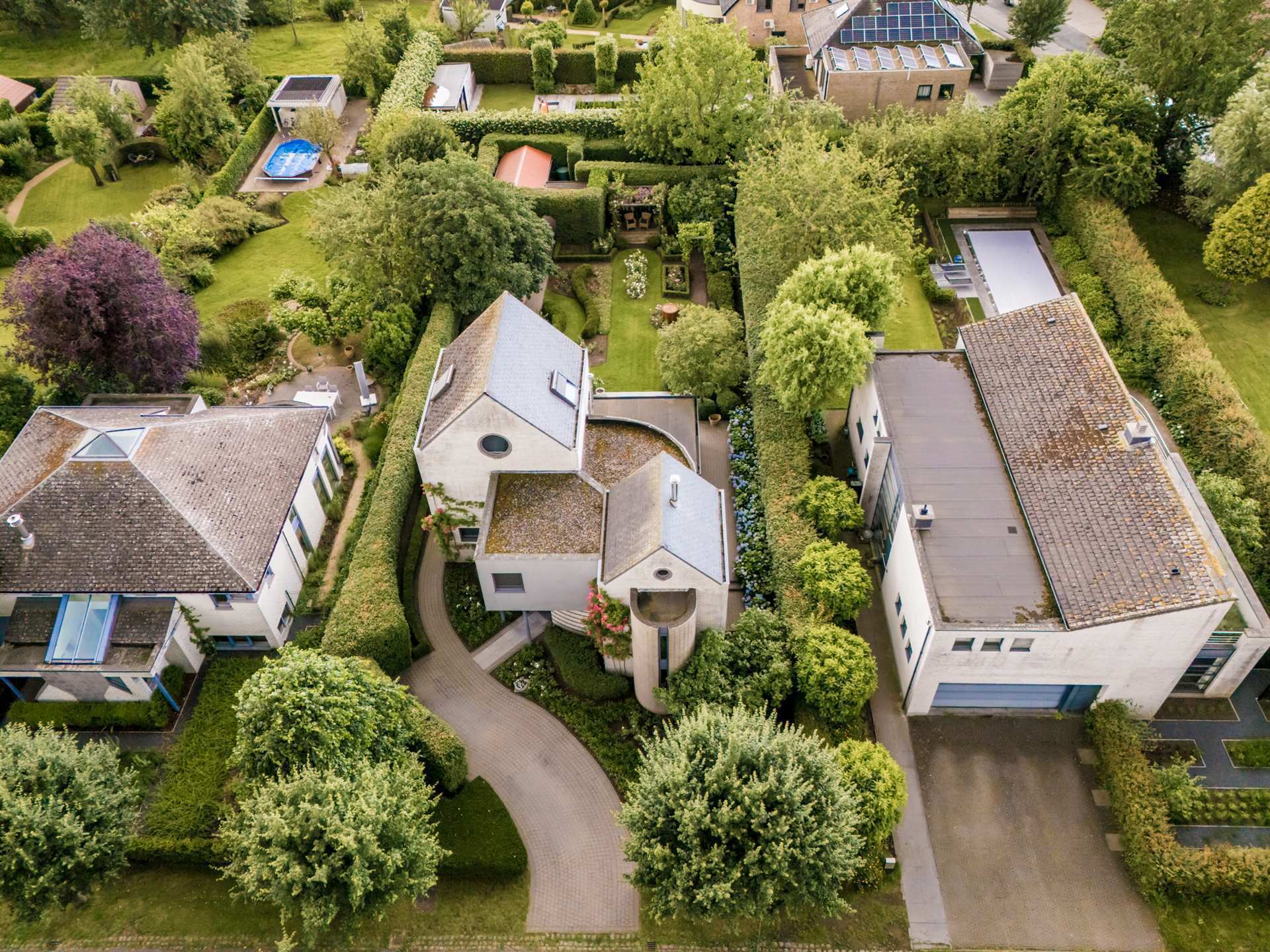 Prachtige ruime villa in groene oase foto 33