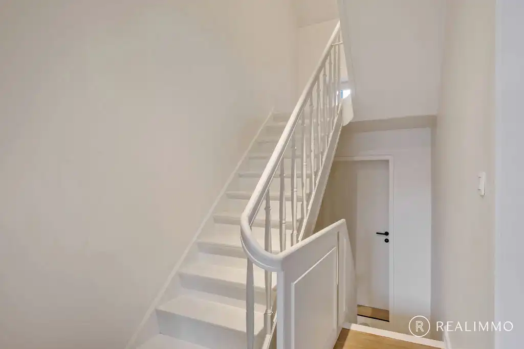 Stijlvol gerenoveerde woning met 4 slaapkamers foto 15