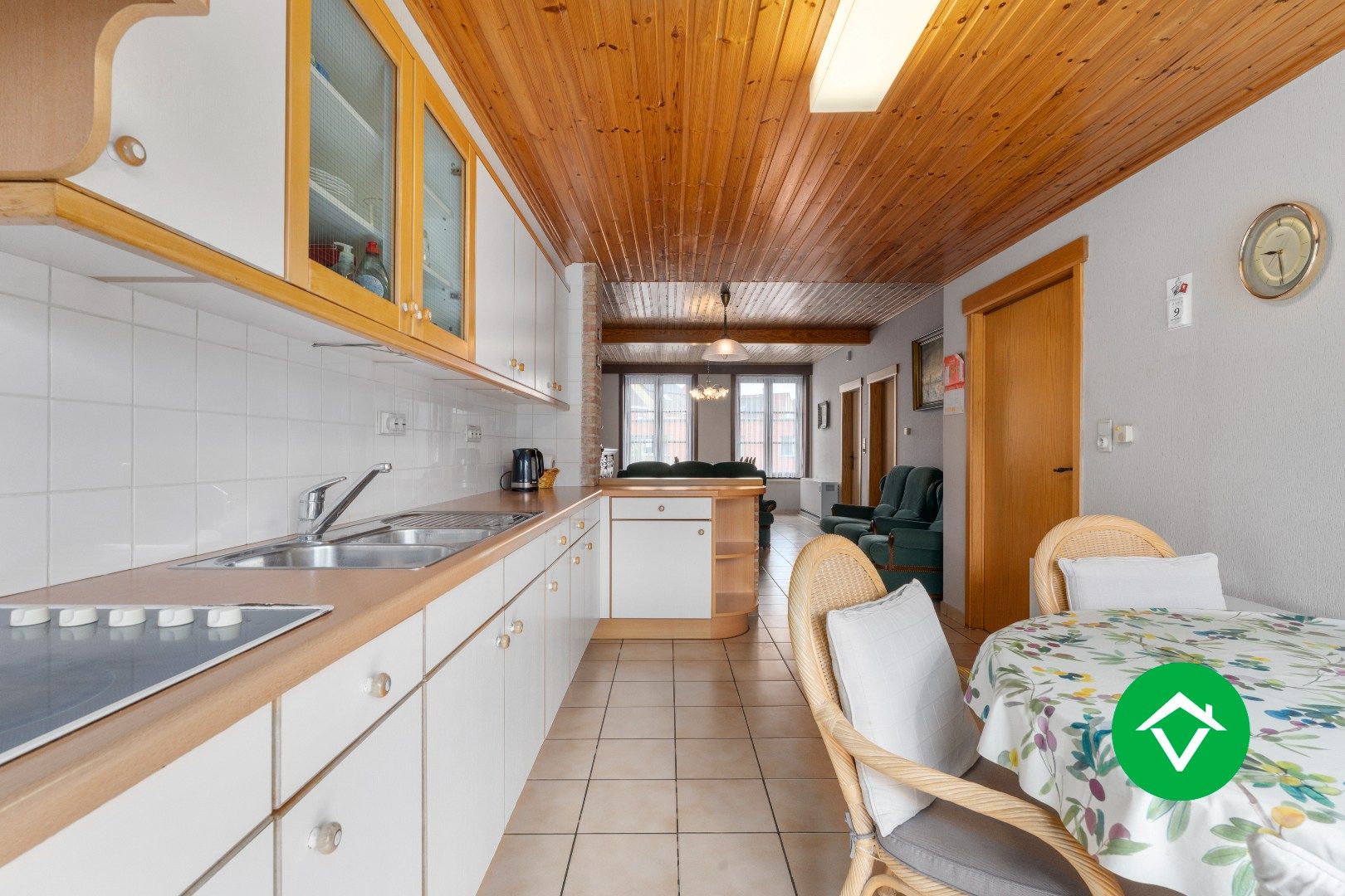 Ruime woning met 5 slaapkamers, diepe tuin en garage te Staden foto 8
