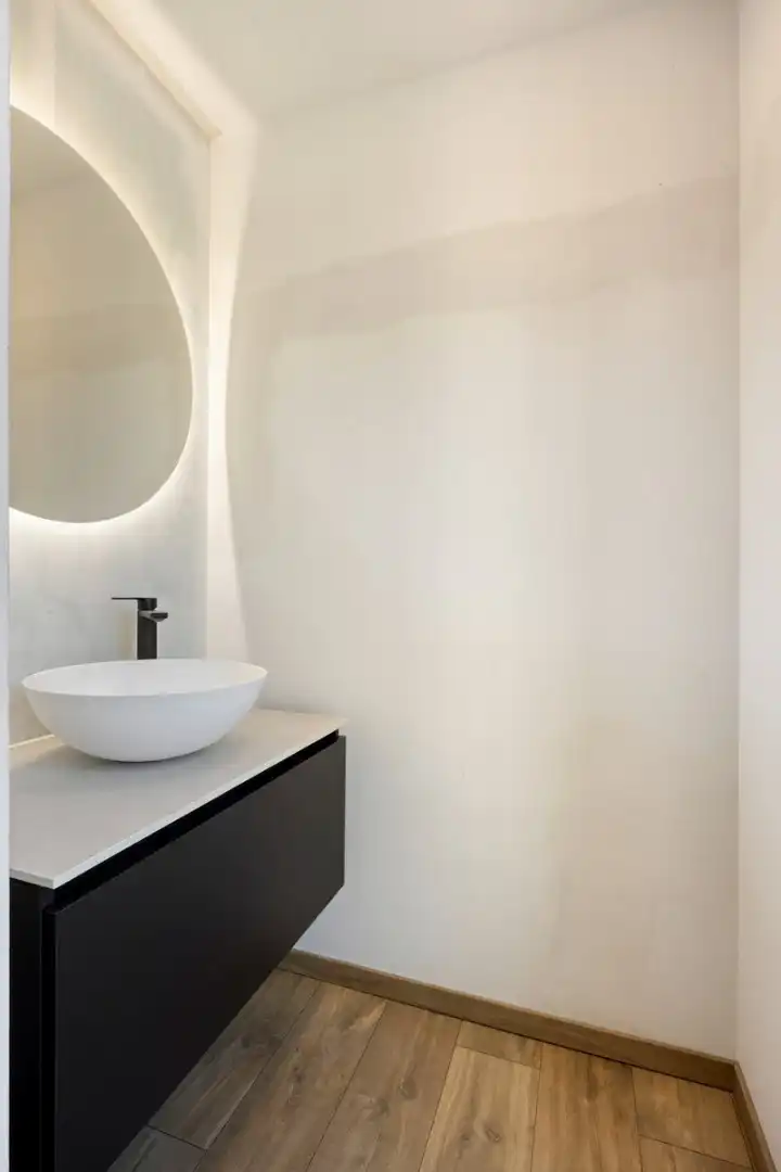 Instapklare woning met zeer goede afwerking, 3 slaapkamers, 3 badkamers, tuin, terras en autostaanplaats in het centrum van Tienen – EPC 27 kWh/m² - bewoonbare  foto 28