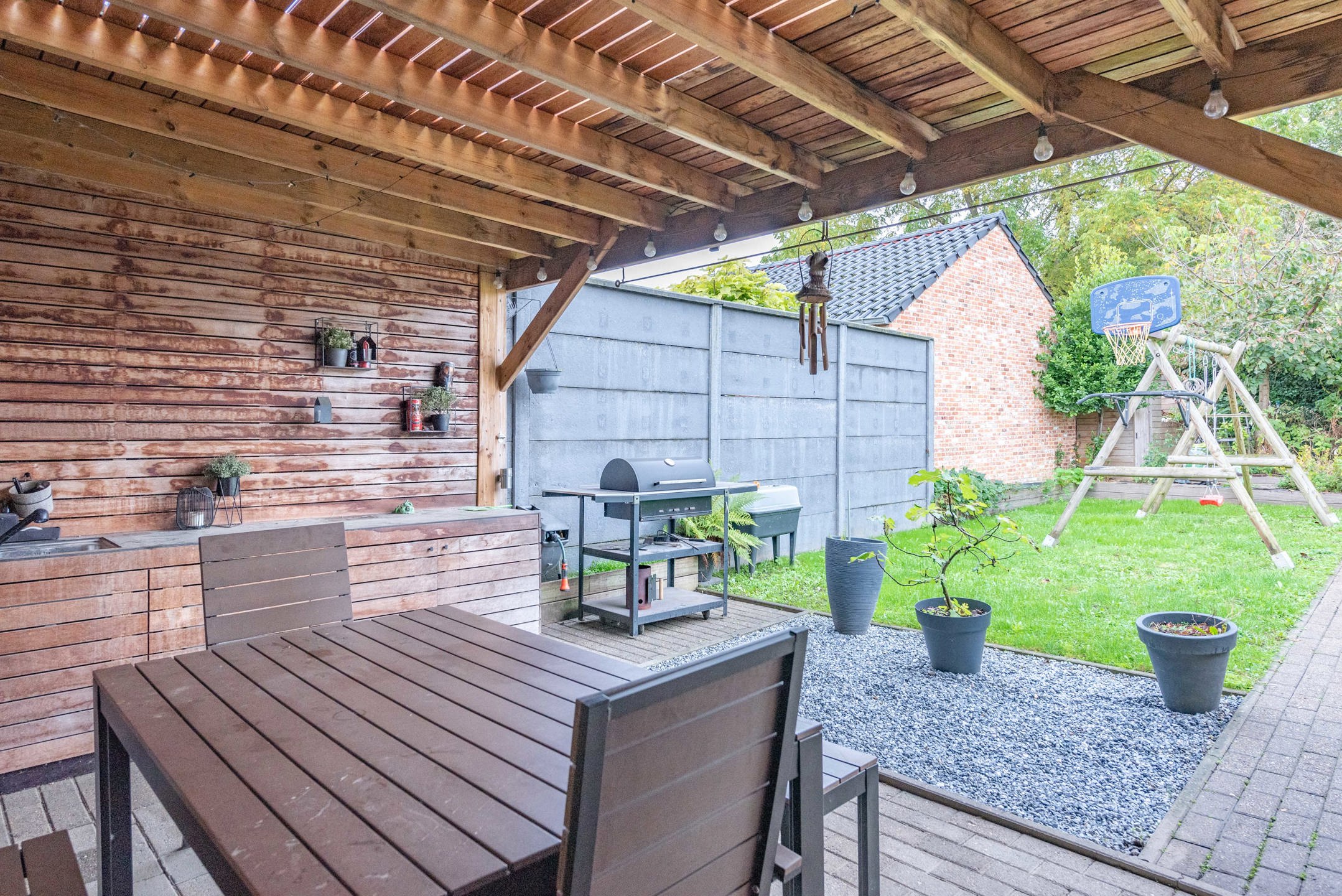 Verrassende woning met riante atelier te Spouwen foto 22