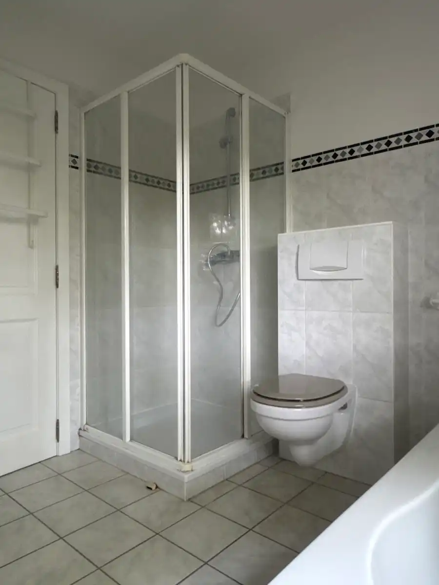 Ruime villa met 6 slaapkamers in groene omgeving foto 30
