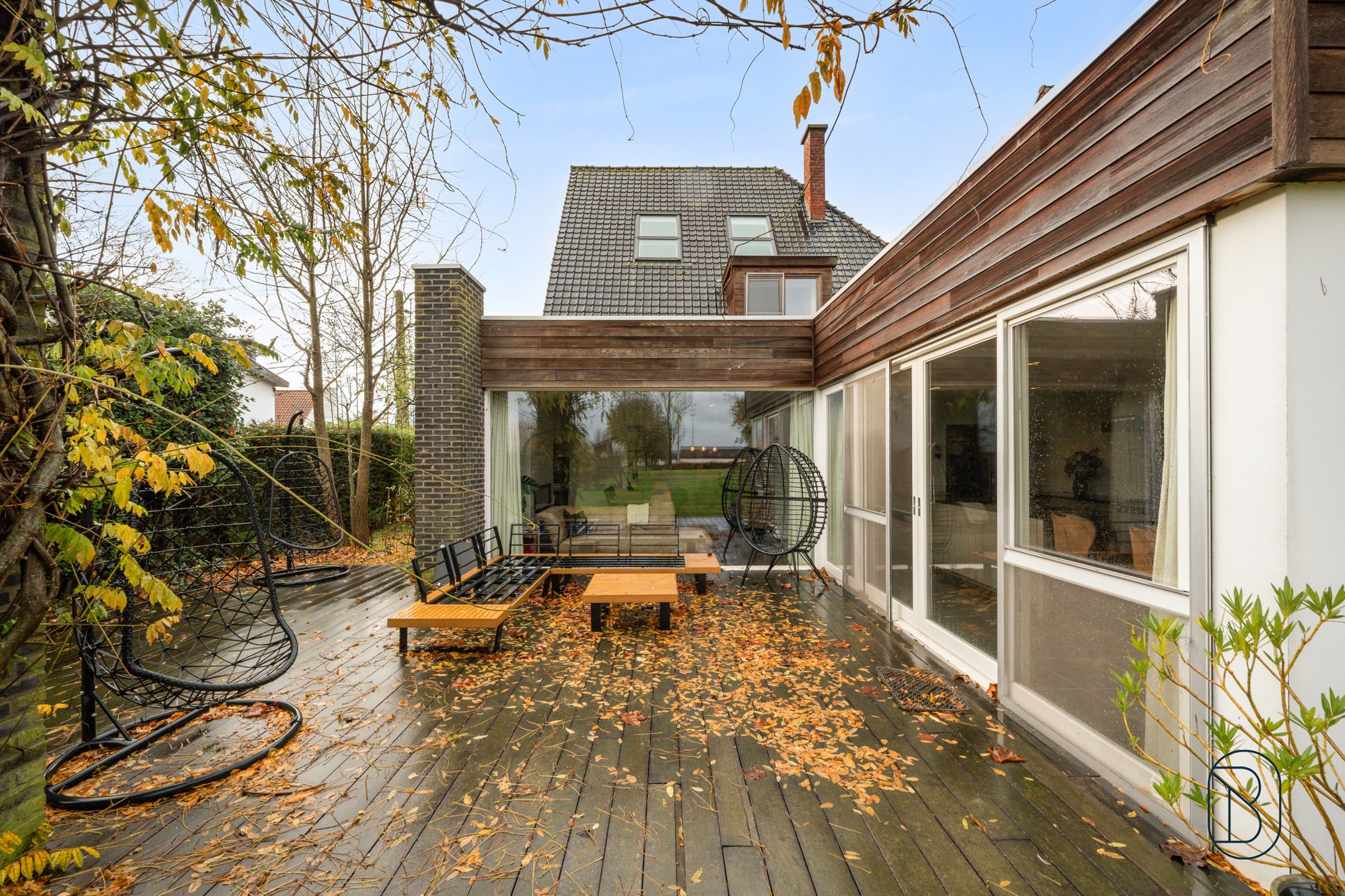 Stijlvolle gerenoveerde woning met loods in Zwevegem foto 28