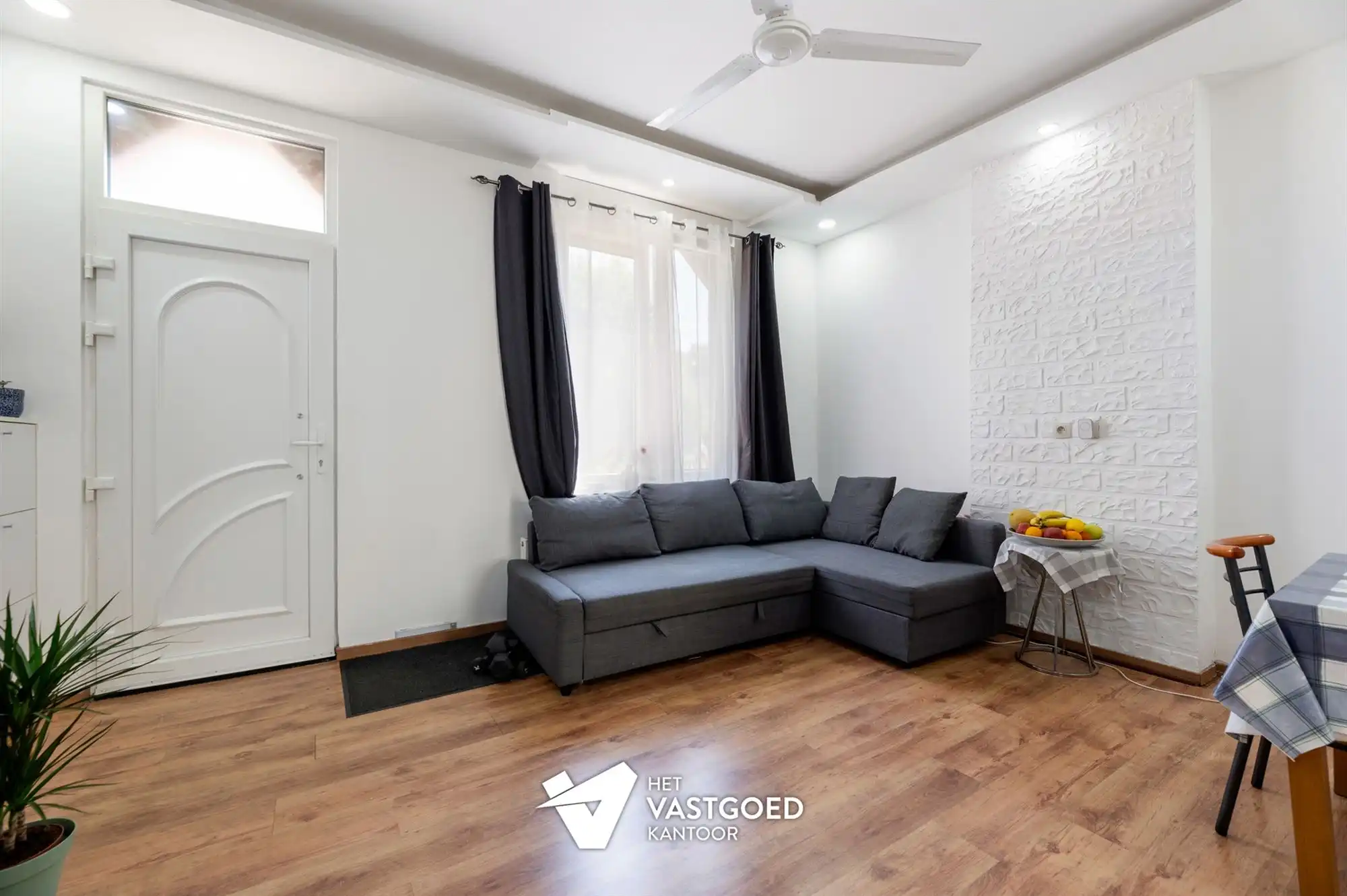 RECENT GERENOVEERDE WONING (172M²) MET 3 SLAAPKAMERS EN GEZELLIGE STADSTUIN TE MOLENSTEDE foto 4