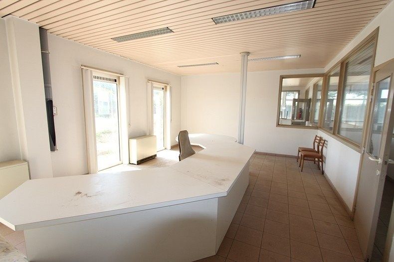 Loods met burelen te huur te Koekelare  foto 4