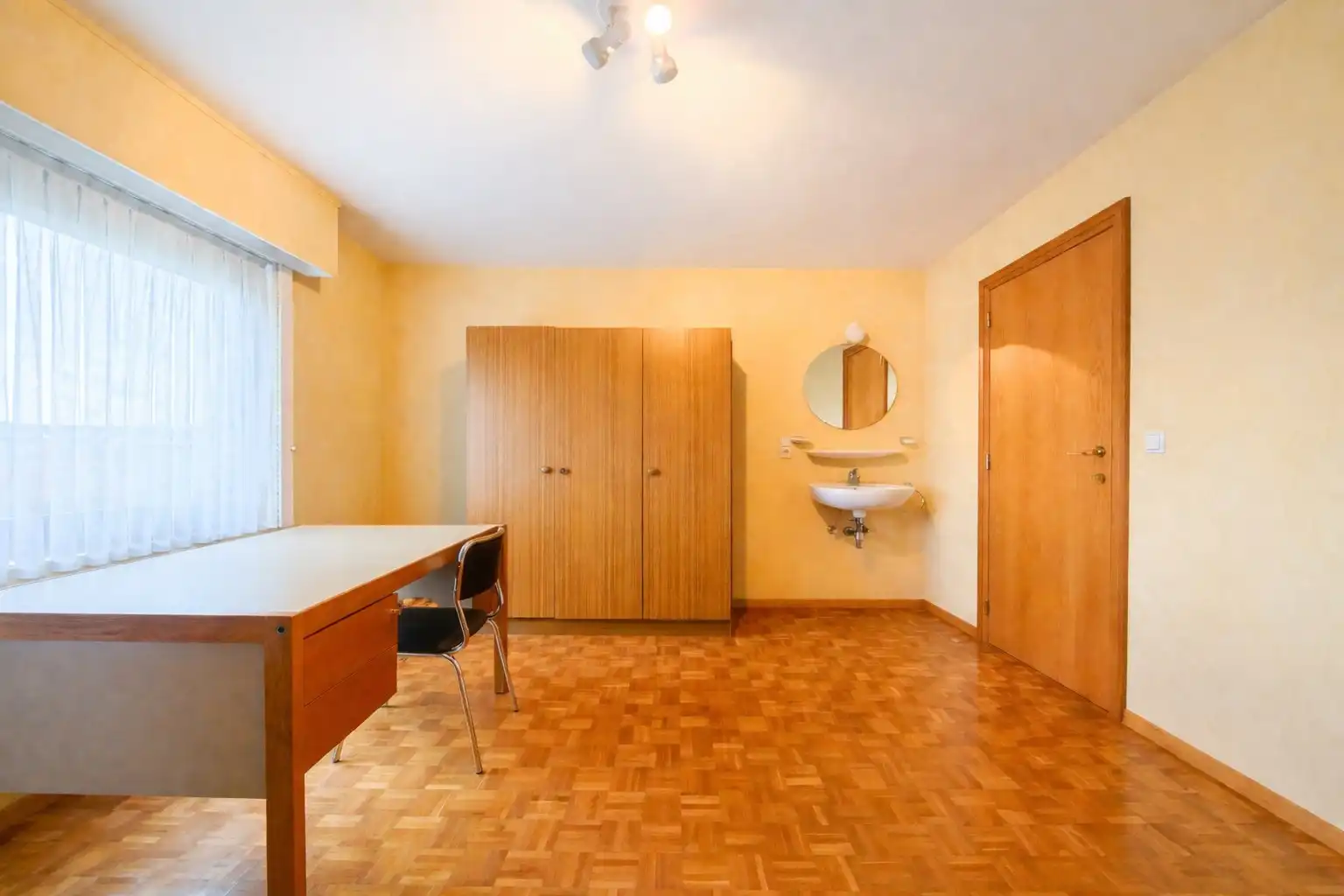 Villa op groot perceel met open zicht: 4 slaapkamers, 2 badkamers, grote tuin, topper te Torhout! foto 31