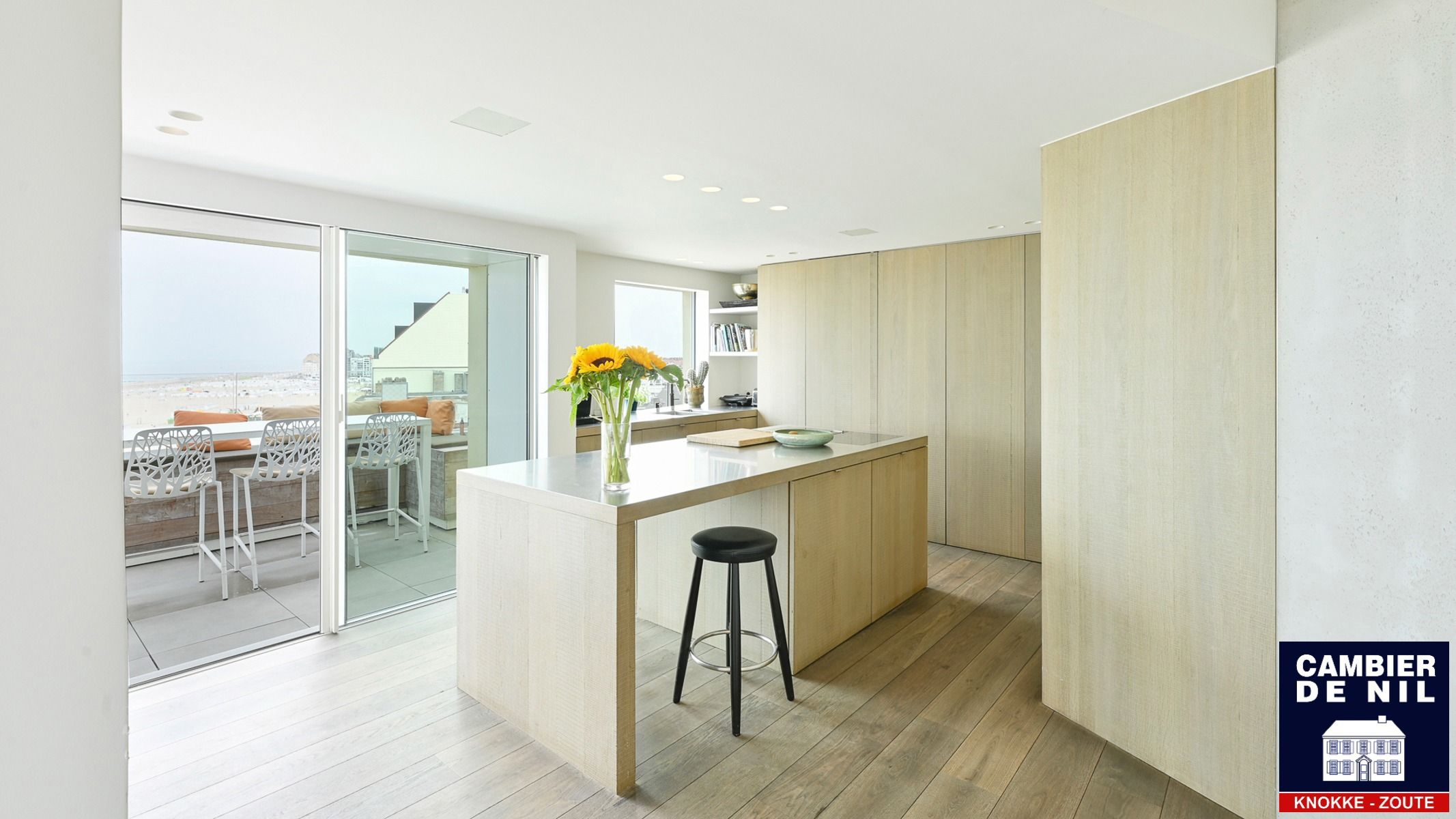 Prachtig hoekappartement met panoramische zichten foto 9