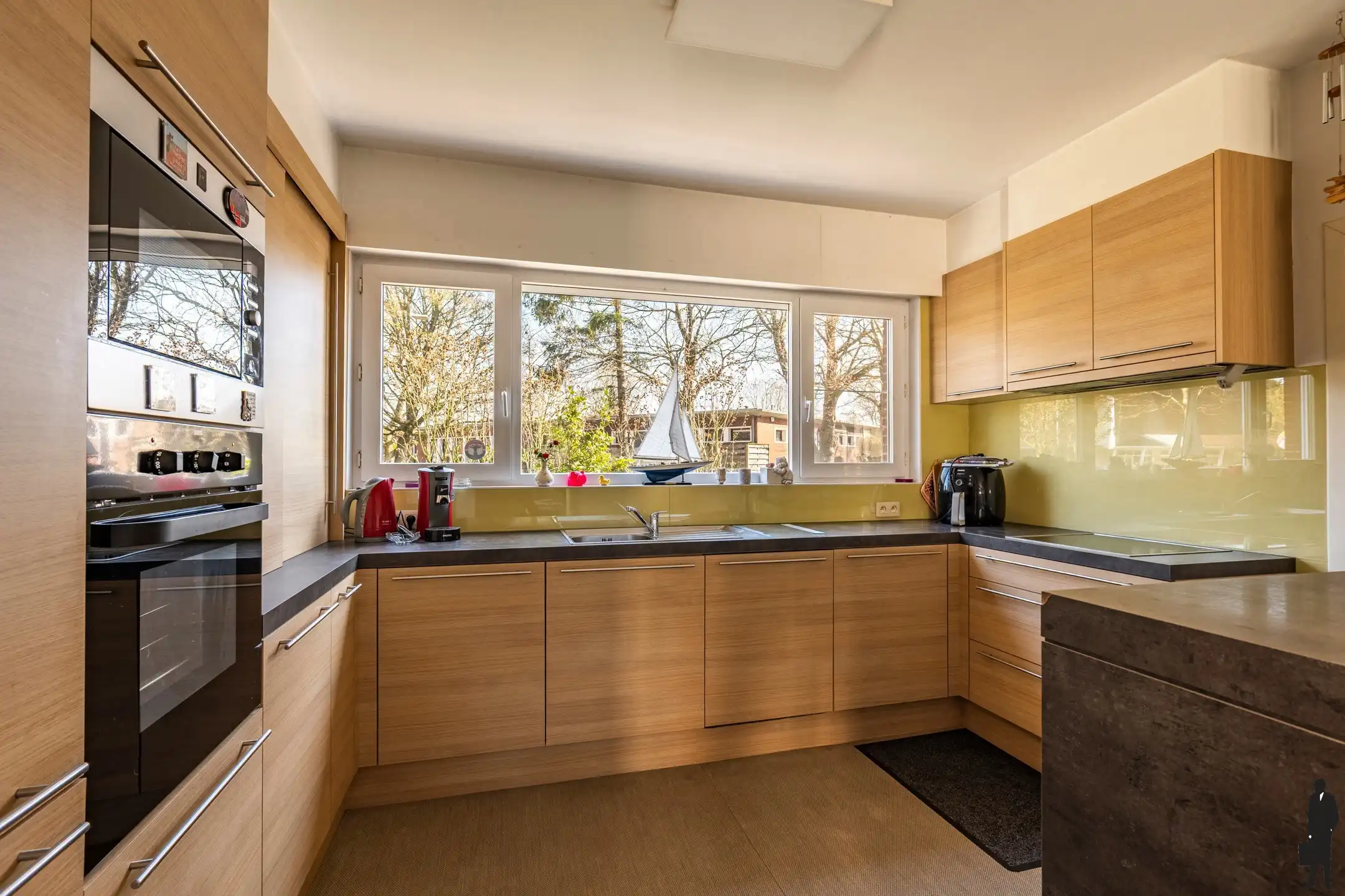 Instapklare HOB met 5 slpks, garage & zonnige tuin te Edegem foto 2