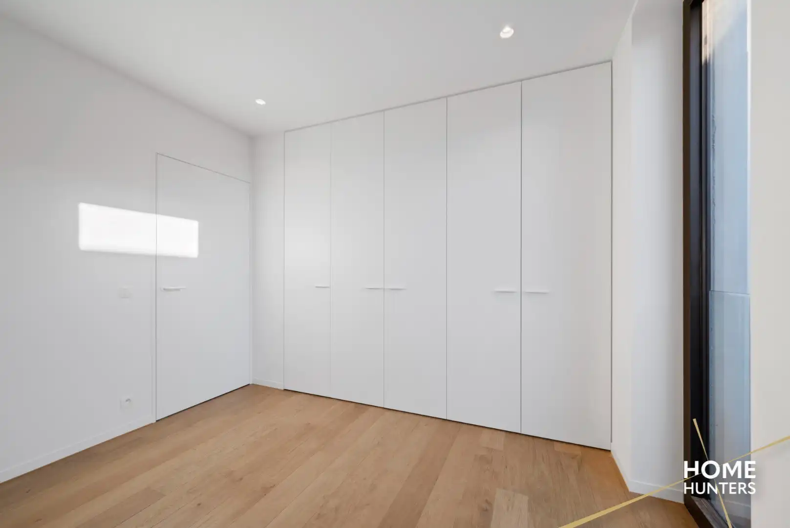 Luxueus afgewerkt appartement met 2 slaapkamers, terras en staanplaats foto 12