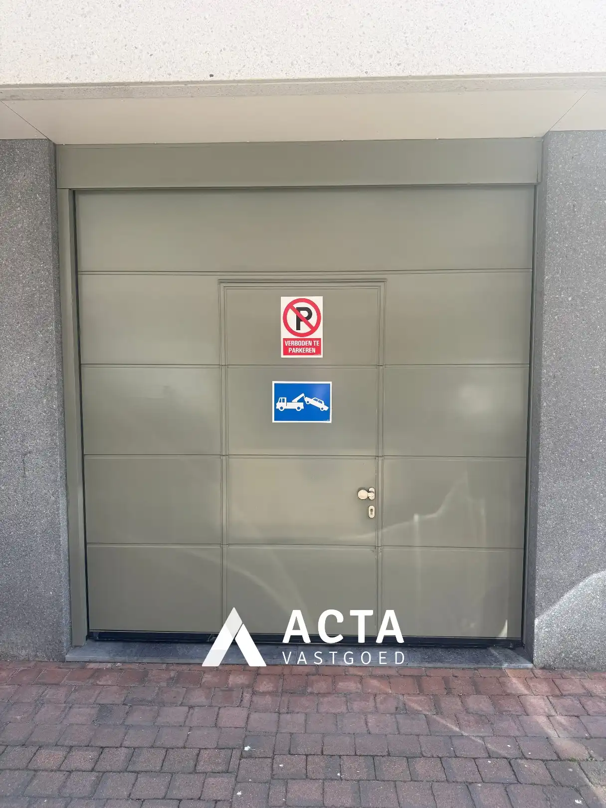 Privatieve autostaanplaats in centrum Oostende foto 3