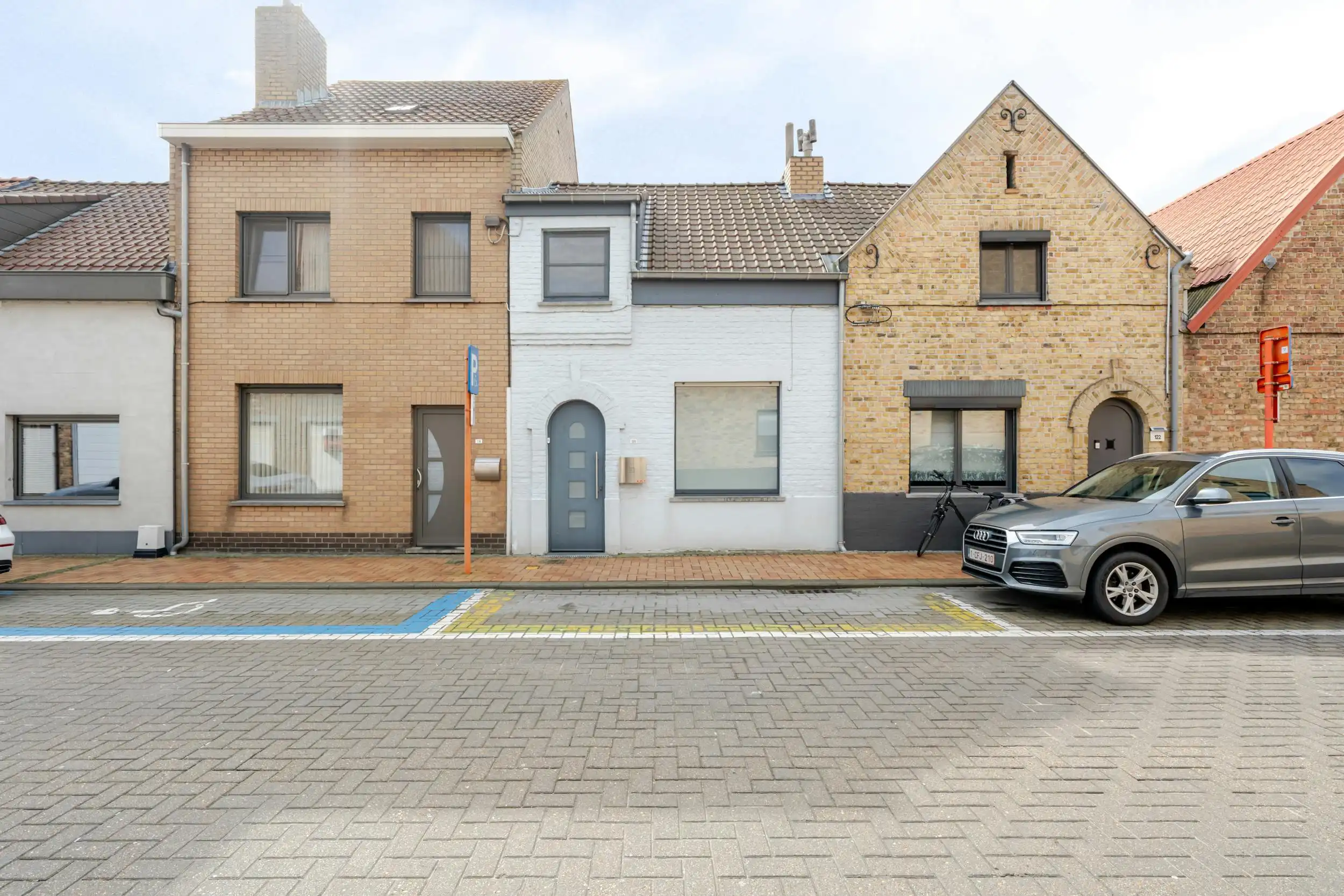 Gerenoveerde woning met stadskoertje te Nieuwpoort foto 3