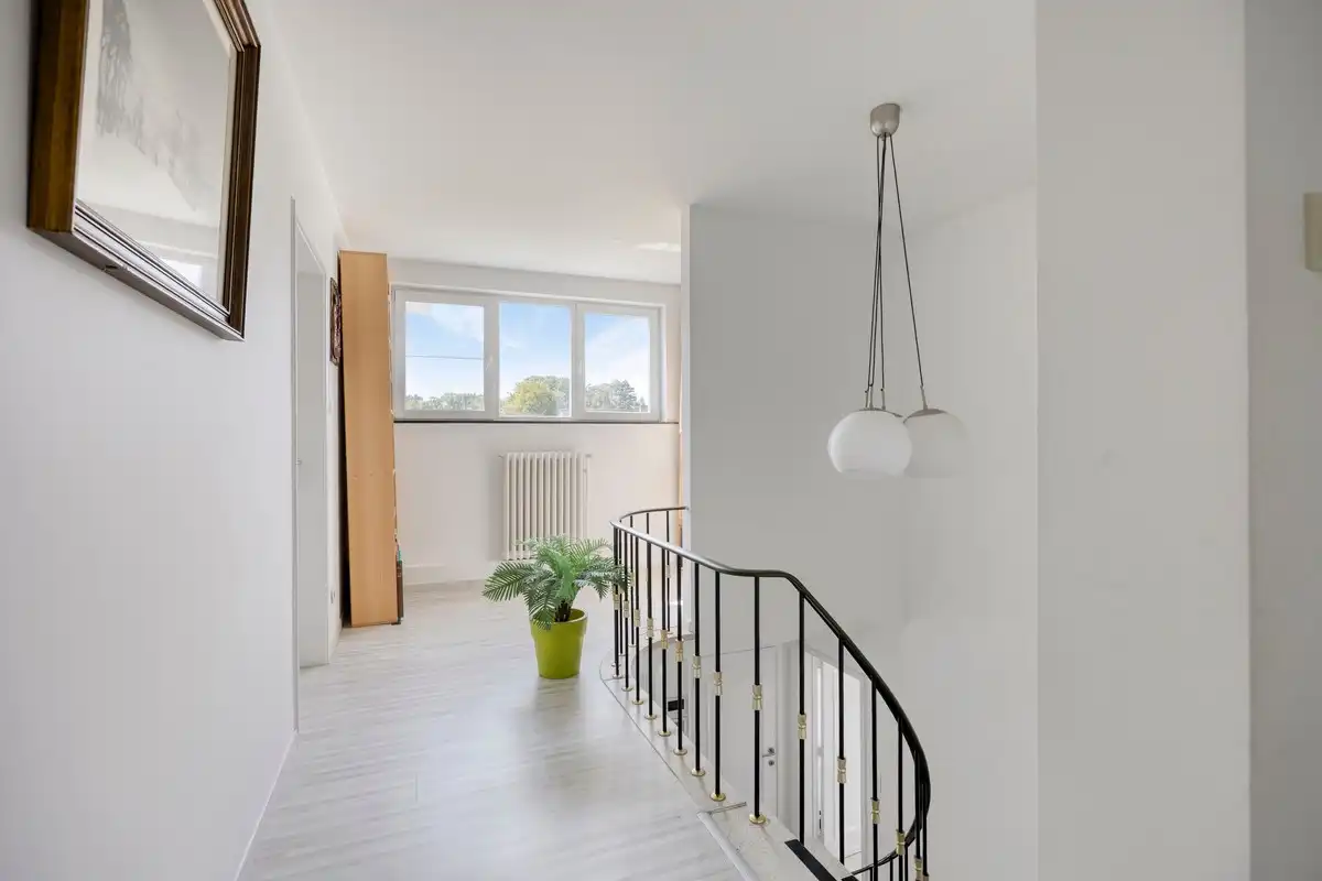 Instapklare gezinswoning met 5 slaapkamers op 16a 50ca in residentiële villawijk Henegauwberg foto 14