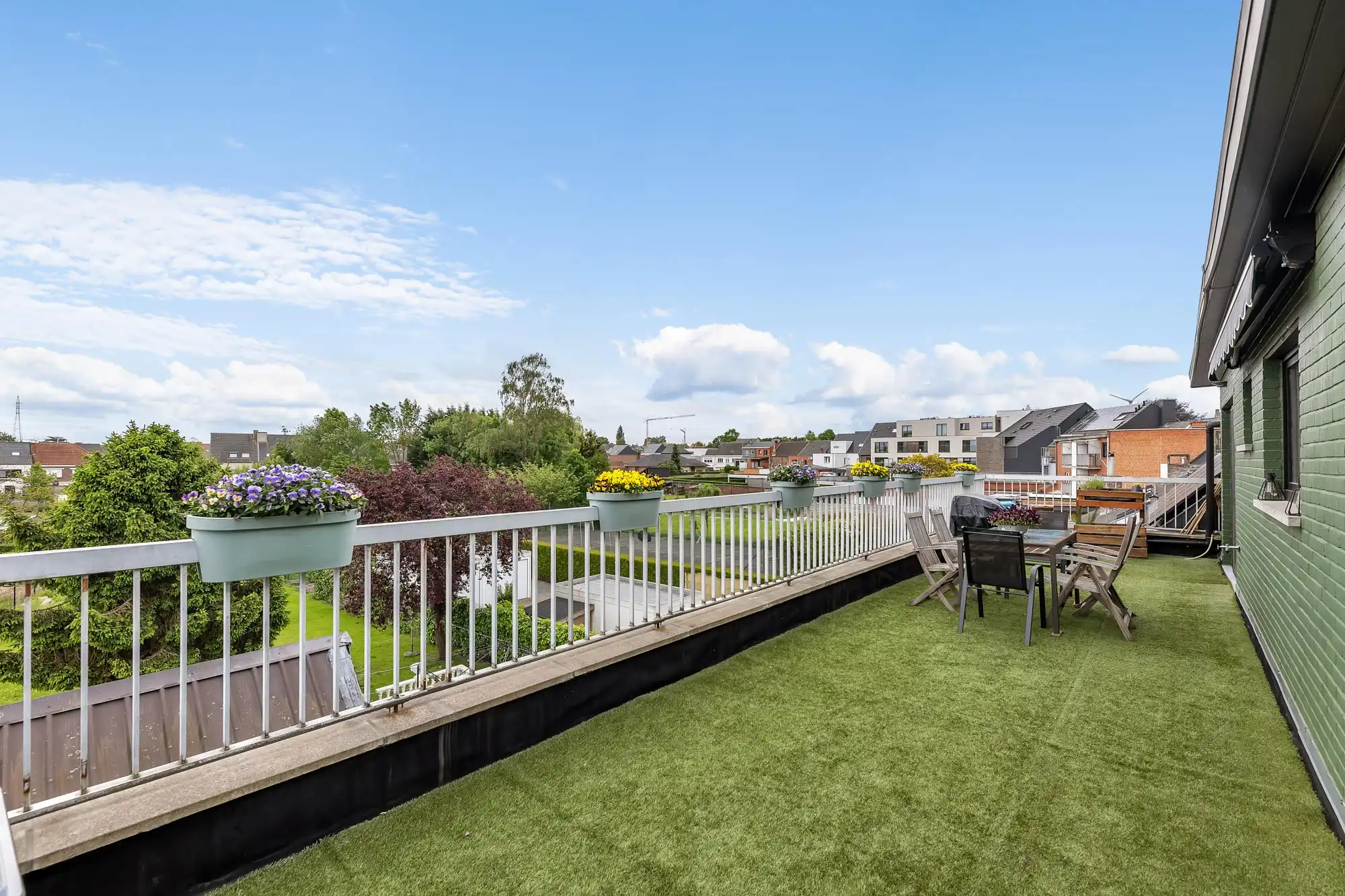 Gerenoveerd penthouse te koop met ruim terras foto {{pictureIndex}}