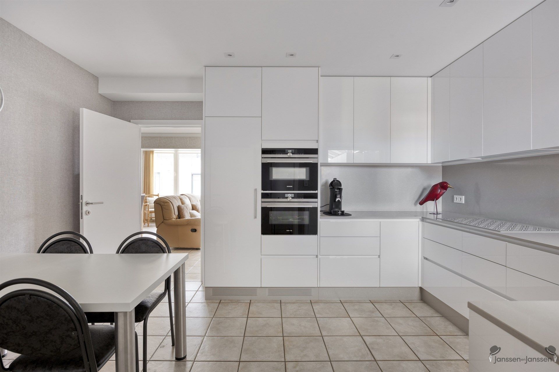 Schitteren gelegen appartement in centrum van Neeroeteren foto 12