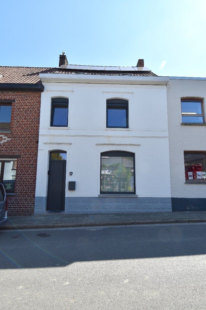 Hippe instapklare rijwoning met 3 slaapkamers en zonnige tuin te koop in Aalbeke foto 19