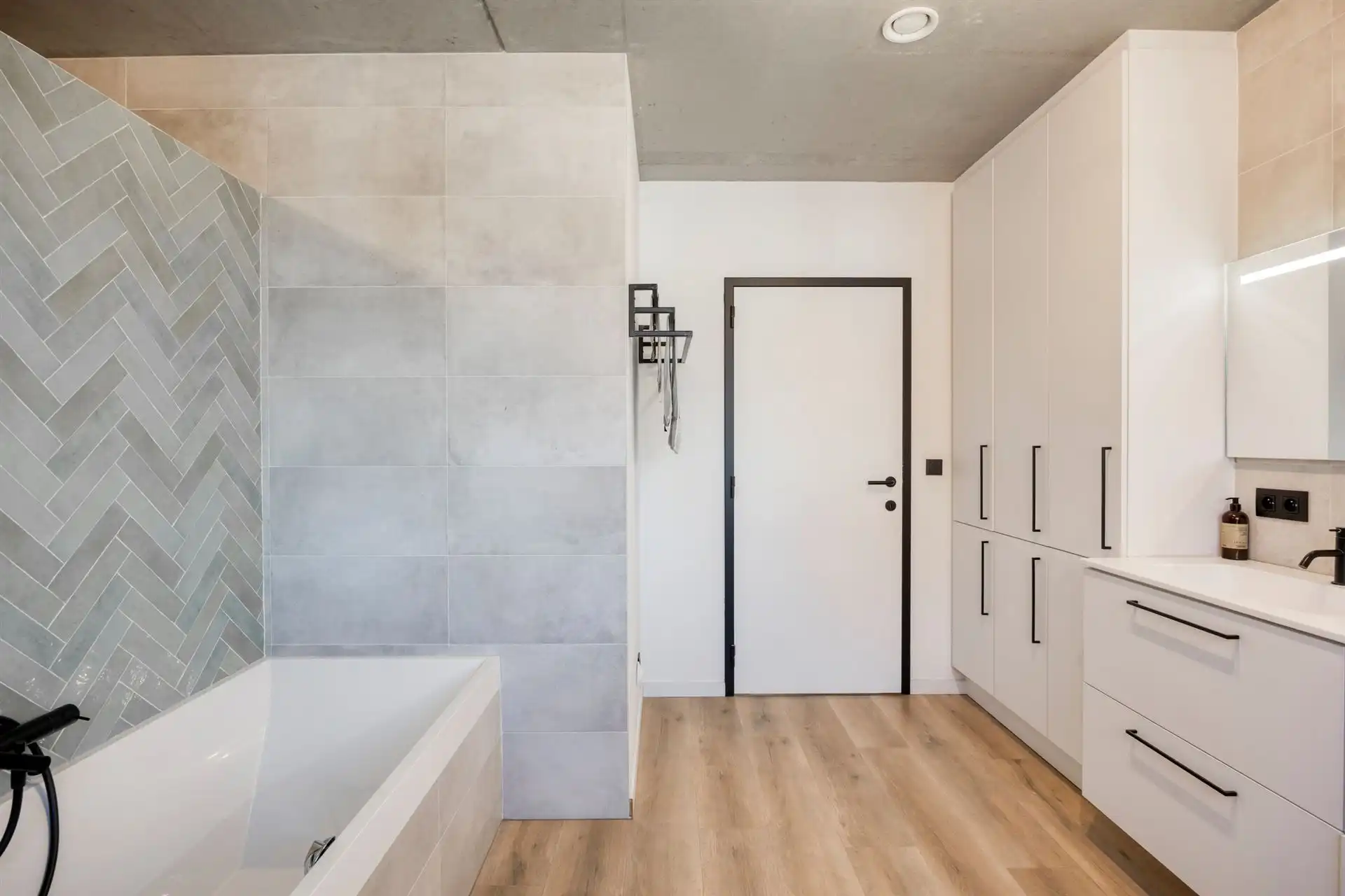 Exclusieve villa van 339 m² op prachtig perceel te Malle! foto 24