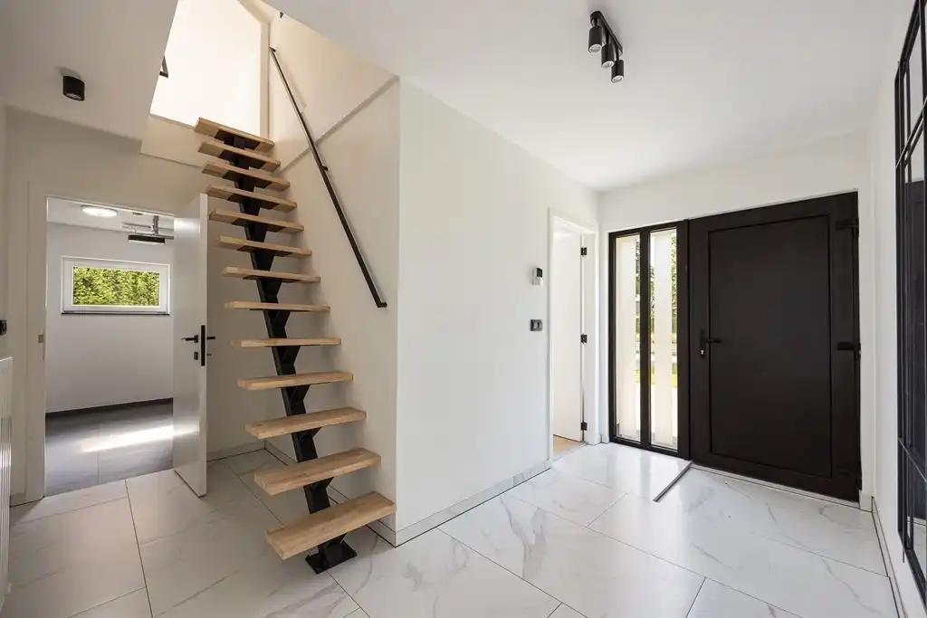 Stijlvol gerenoveerde villa met ruime tuin foto 20