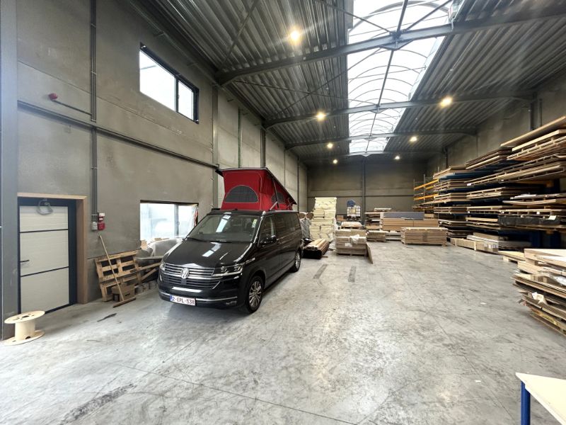 Goed gelegen nieuwbouw magazijn van 438 m² met 4 parkeerplaatsen foto 3