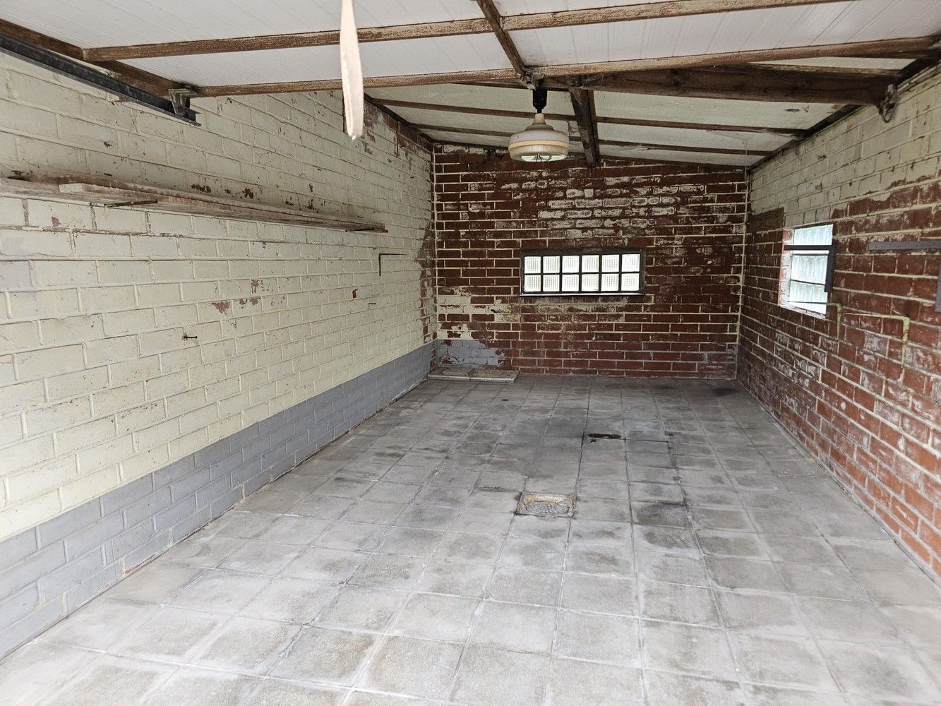 Karaktervolle driegevelwoning met tuin en garage foto 13