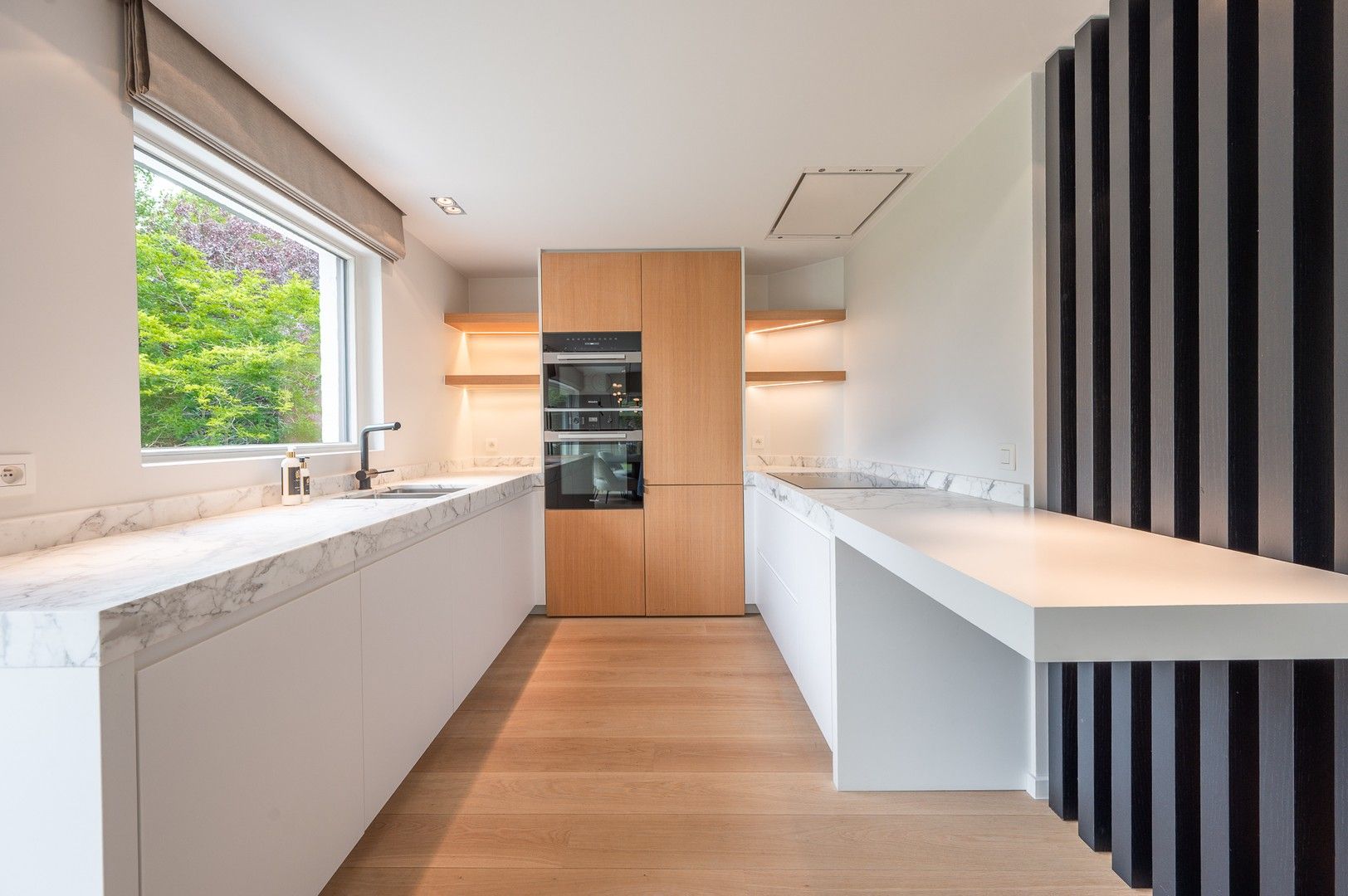 Magnifiek tuinappartement met tuin op het zuid-westen, rustig gelegen in het Zoute. foto 11