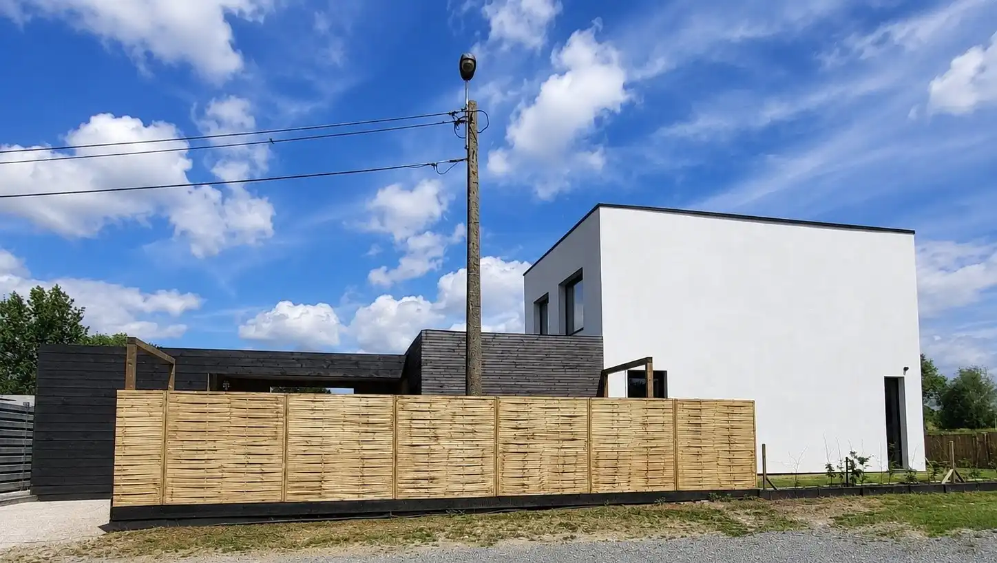 Instapklare en energiezuinige woning die tussen 2021 en 2026 grondig werd gerenoveerd, gelegen in het landelijke Smeerebbe-Vloerzegem. foto 3