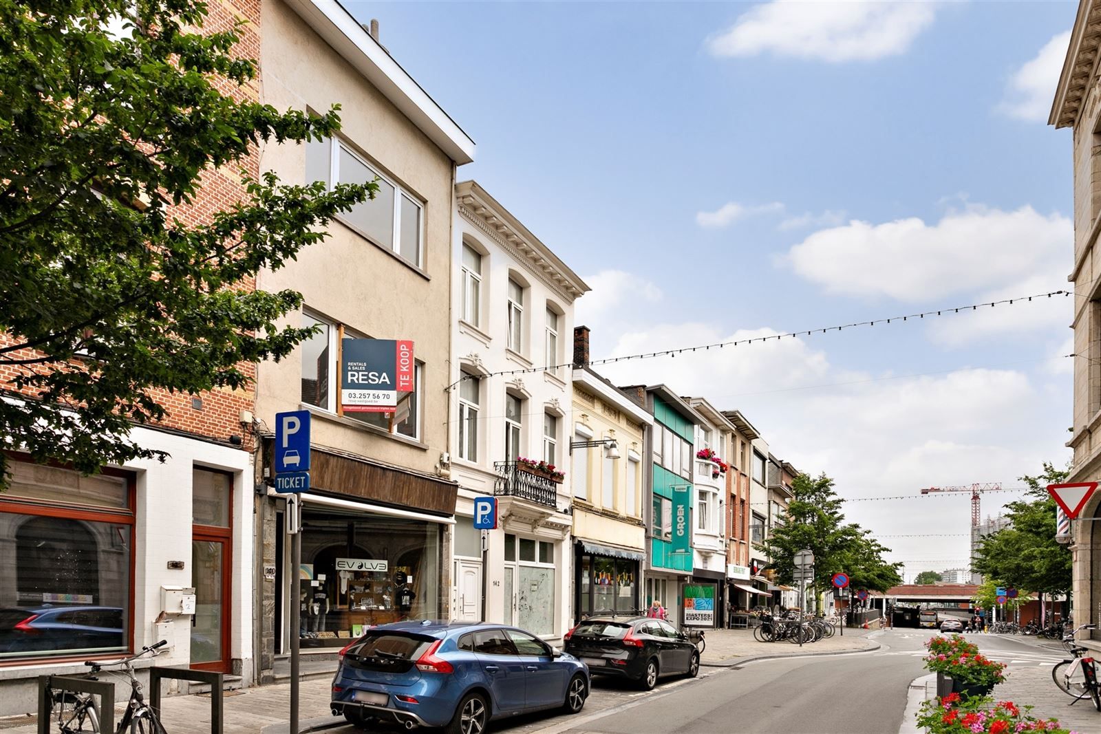  RUIM - KARAKTERVOL TRIPLEX appartement met 4 SLPK | vlakbij Berchem station. foto 25