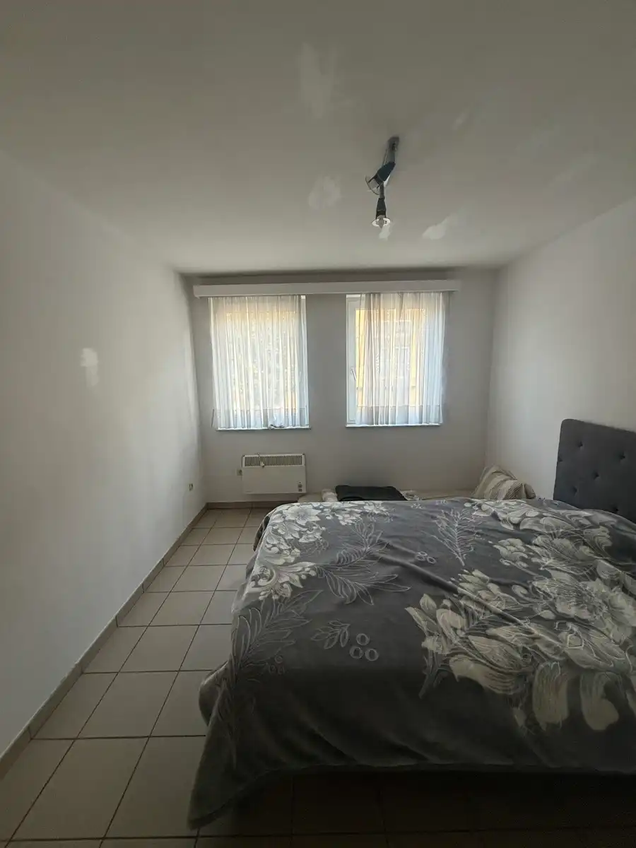 Comfortabel appartement op 1e verdieping vlak bij centrum Genk foto 8