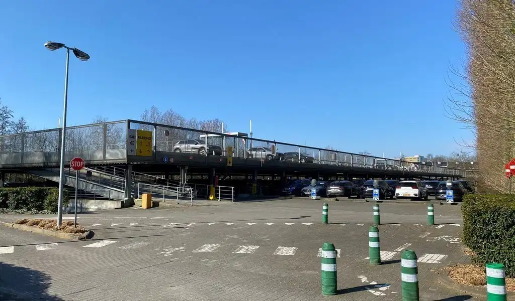 Gerenoveerde kantoren te huur in Axxes Business Park in Merelbeke foto 28