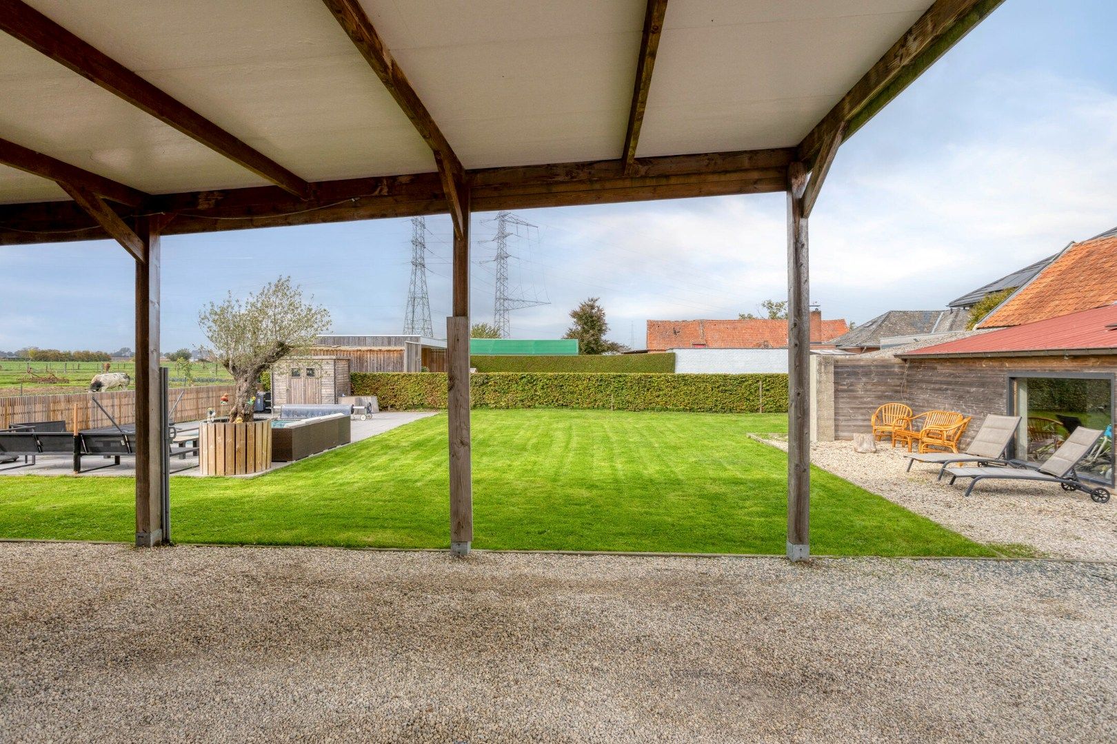 Op zoek naar een exclusieve tweewoonst in landelijk Merchtem? Welkom Home! foto 24