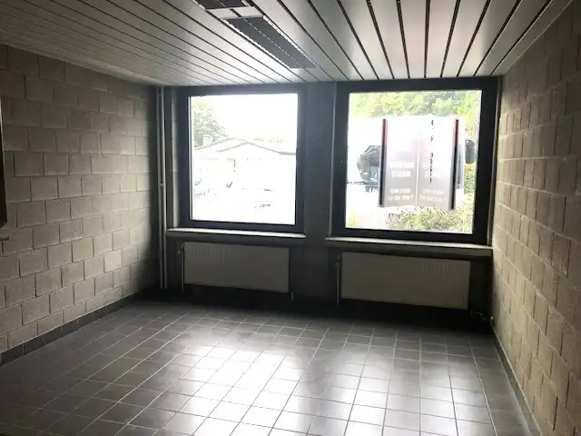 HANDELSPAND - BUREEL TE HUUR MET 3 STAANPLAATSEN foto 6