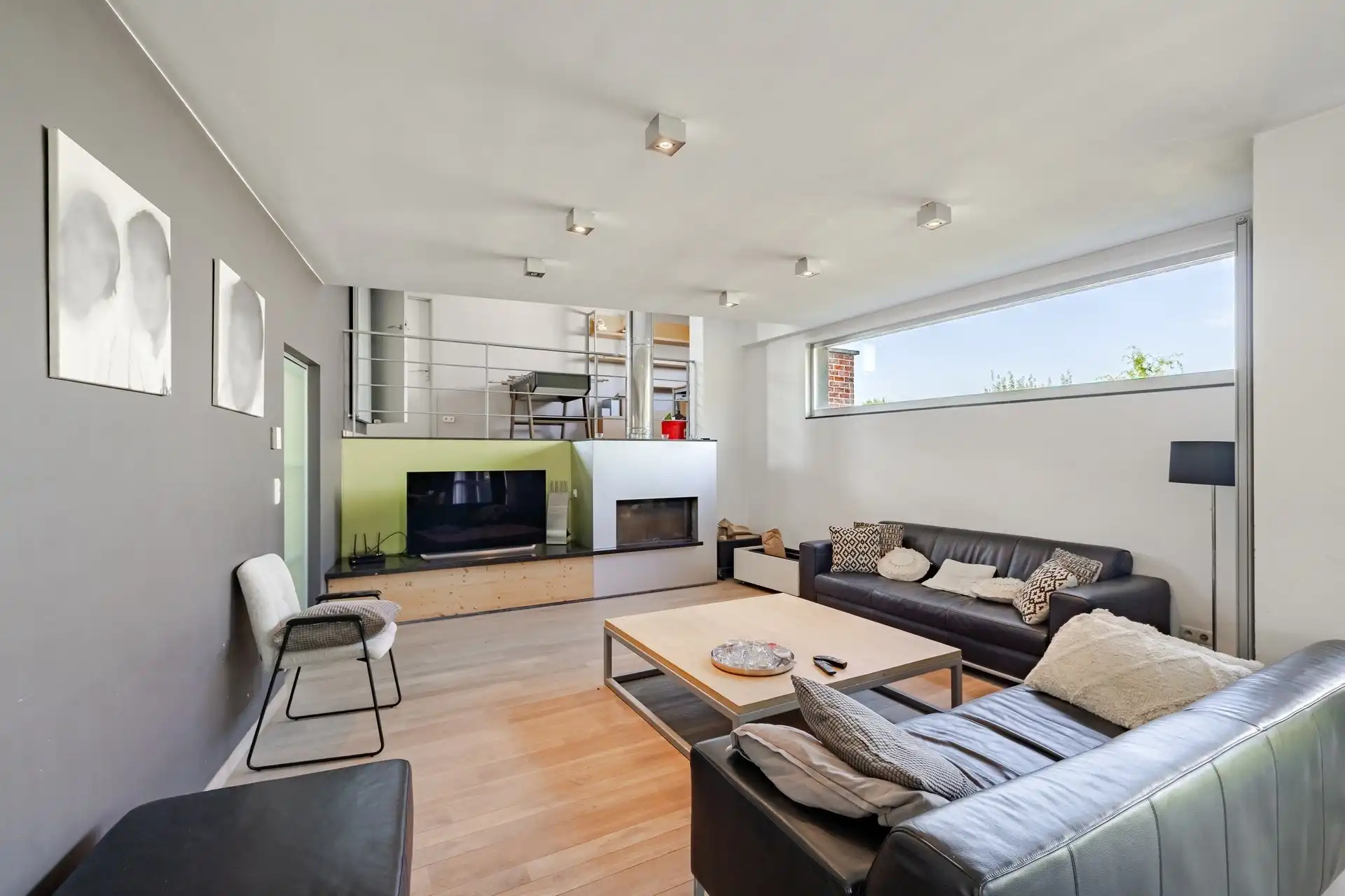 Karaktervolle architectenwoning op een perceel van ruim 25 are met diepe, oostgerichte tuin foto 17