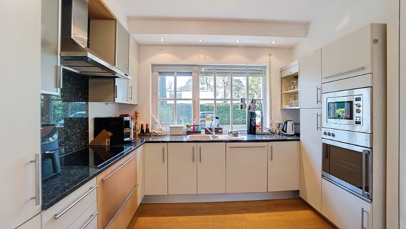 Charmante villa van 206m² op 16a80ca foto 8