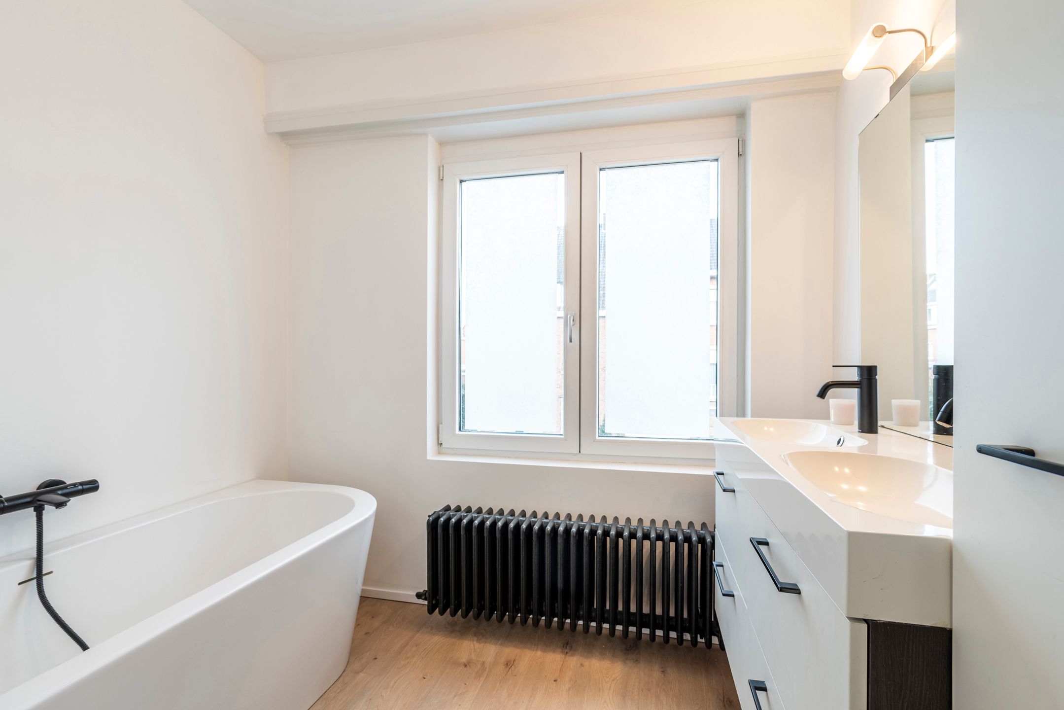 Instapklare gezinswoning met 5 slpks en ZW-tuin foto 16