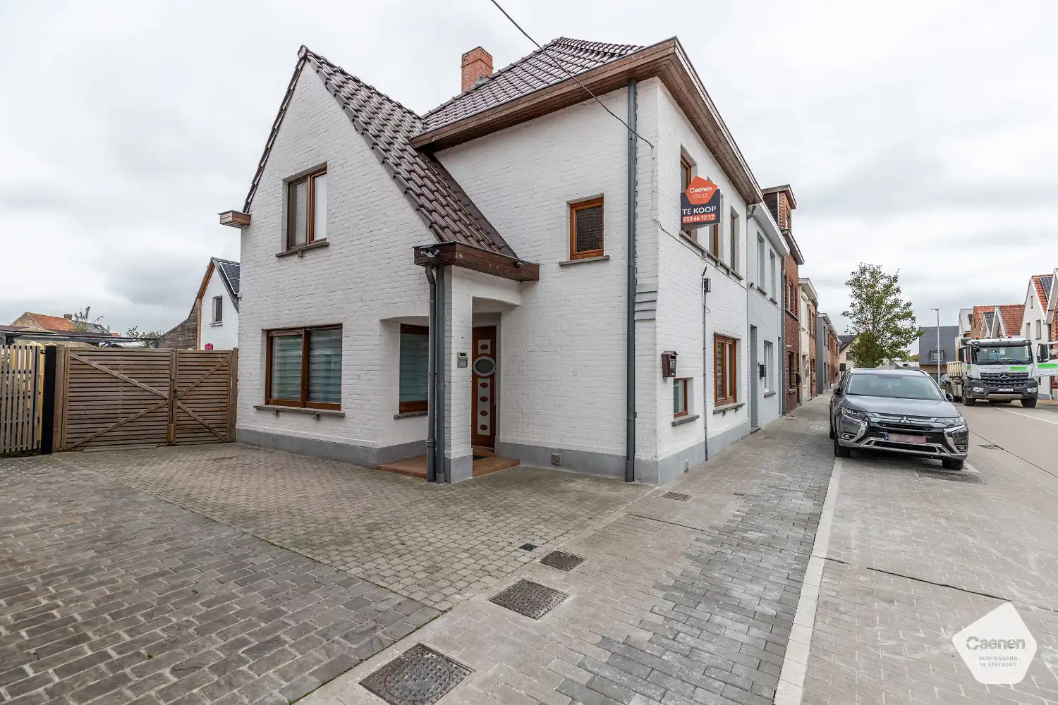 Wonen en werken op één adres – unieke halfopen woning met praktijkruimte. foto 5