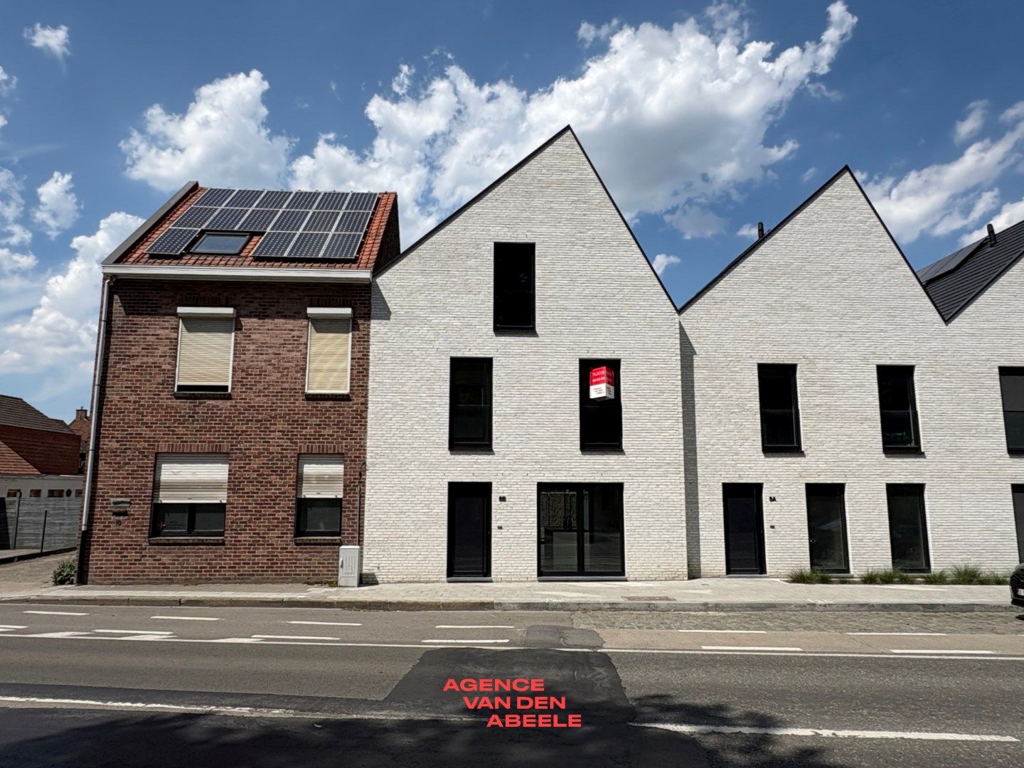 Nieuwbouwwoning met 3 slaapkamers, tuin en terras foto {{pictureIndex}}