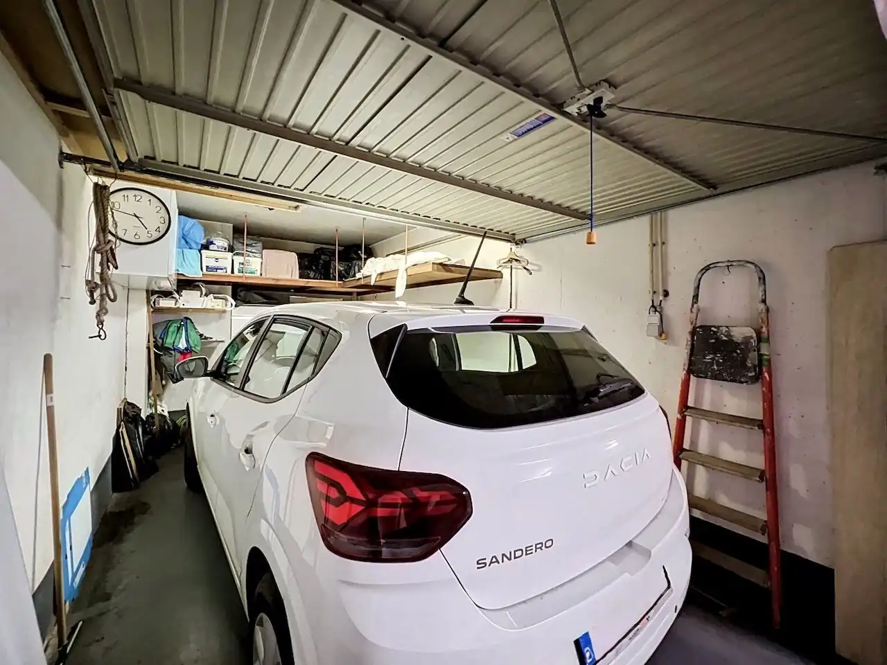 Vlot toegankelijke garagebox te koop in de toeristische zone van Heist-aan-Zee foto 11