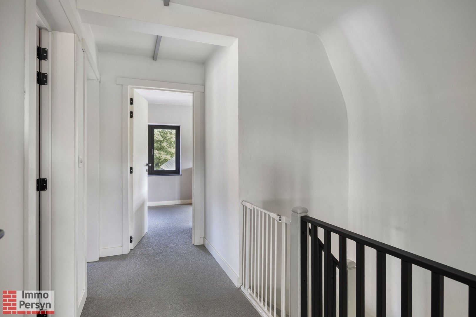 Instapklare en volledig gerenoveerde woning met 3 slpk en garage foto 19